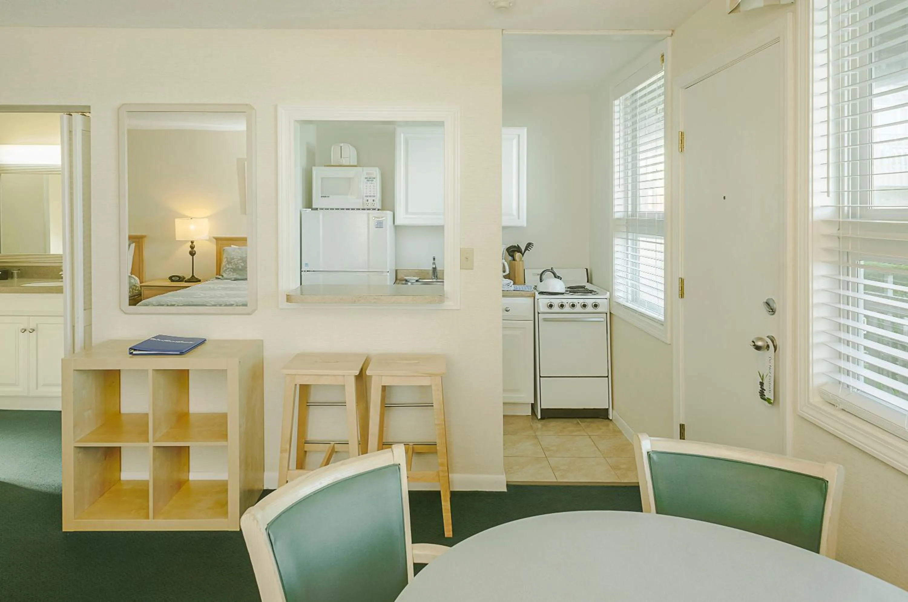 Kitchen or kitchenette in Surfcomber On The Ocean