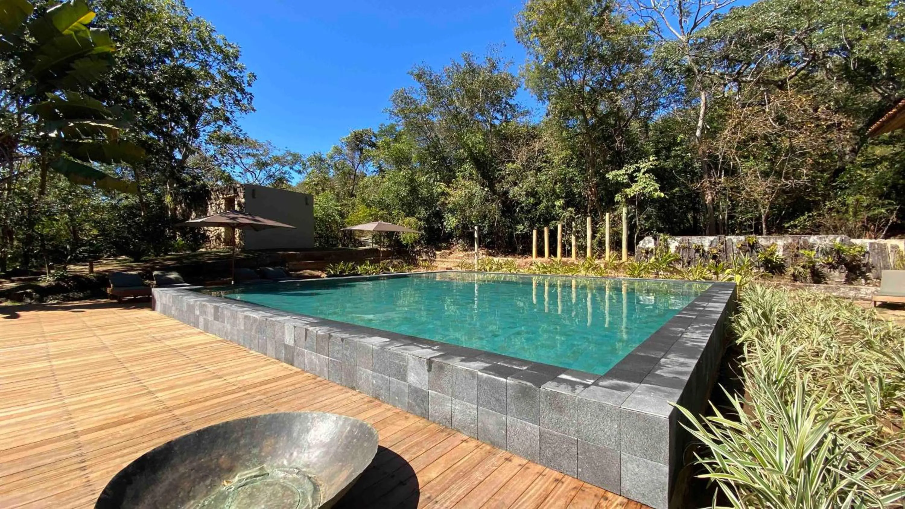 Swimming pool in Capim do Mato Pousada & Spa by L'Occitane