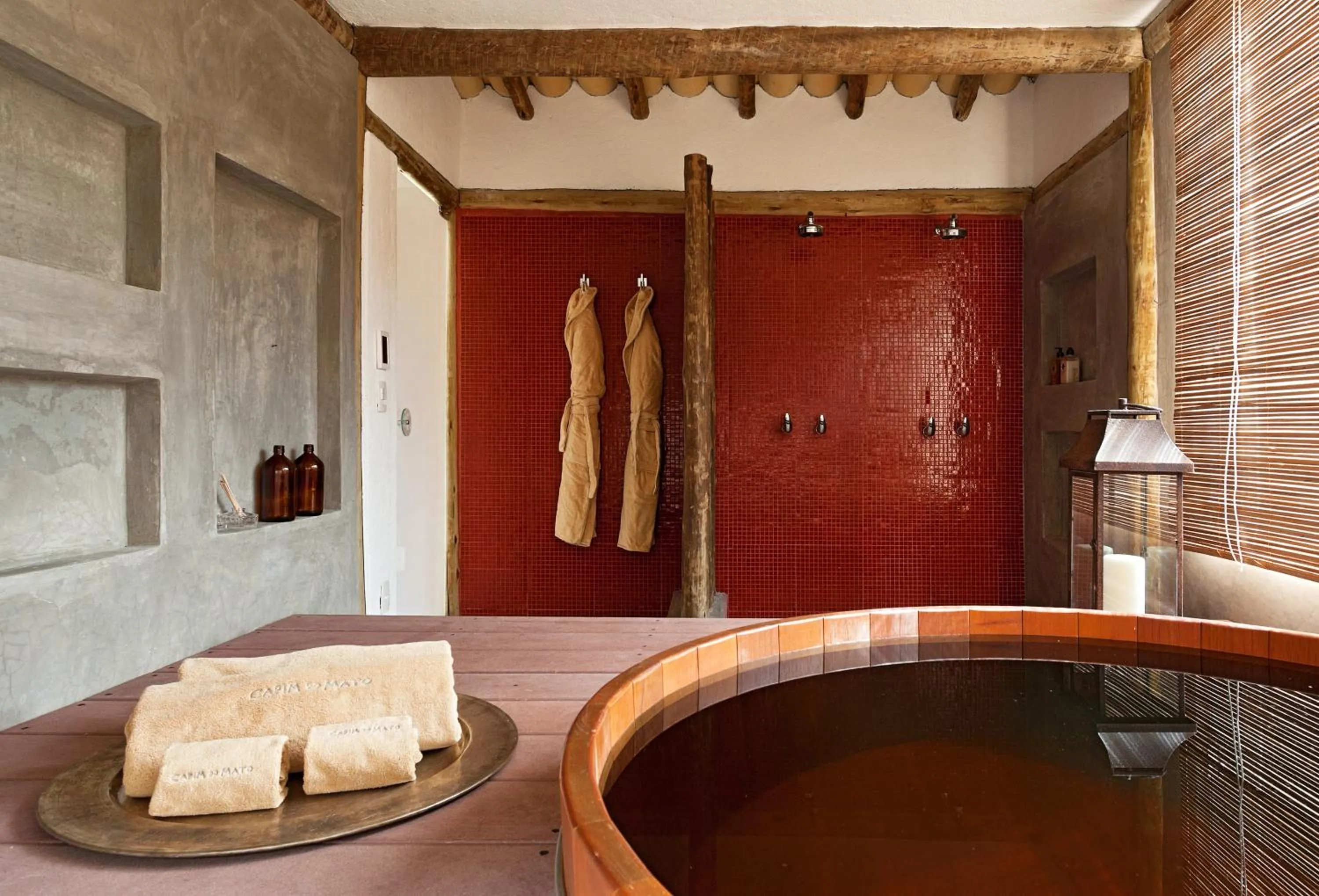 Hot Tub in Capim do Mato Pousada & Spa by L'Occitane