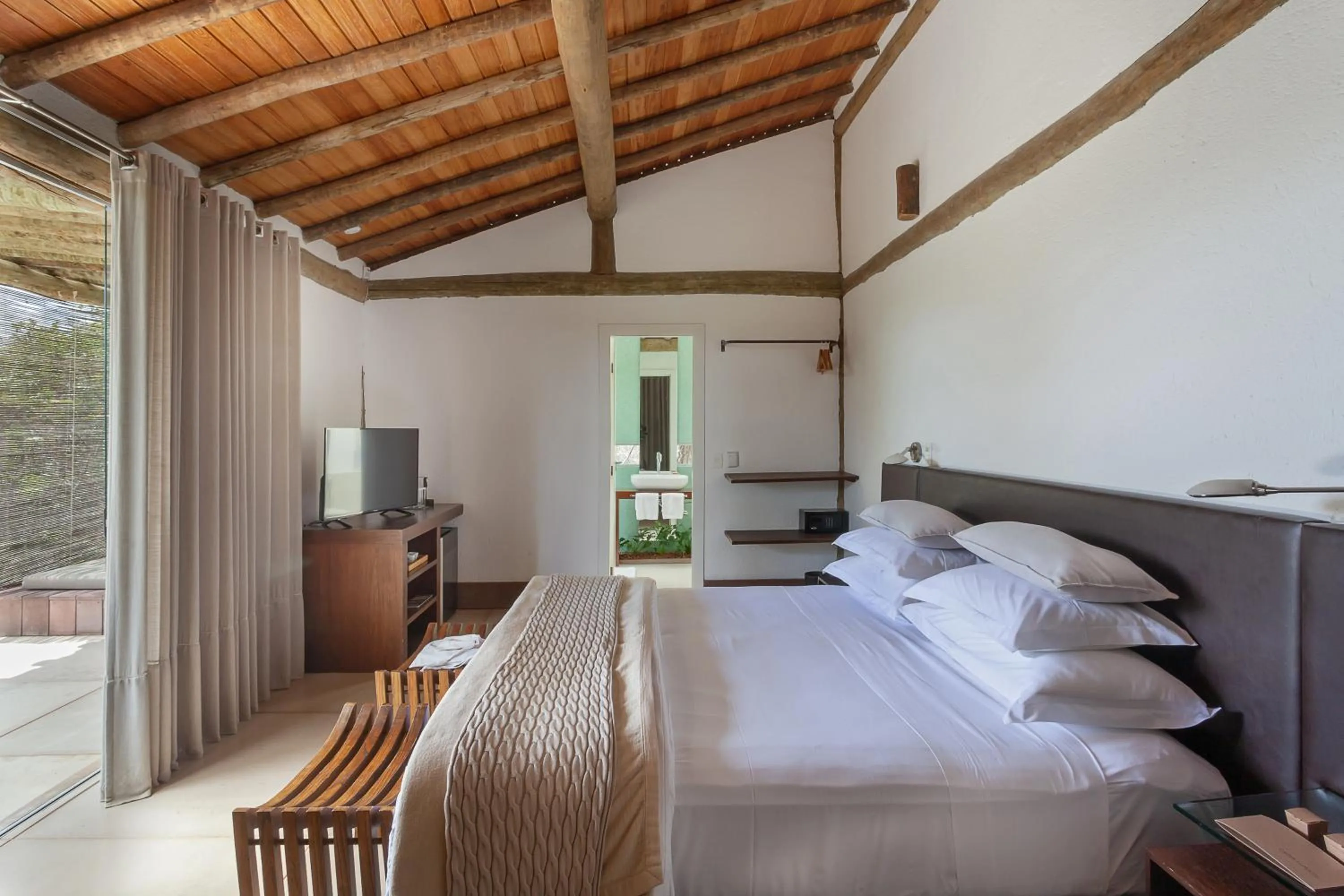 Bedroom, Bed in Capim do Mato Pousada & Spa by L'Occitane