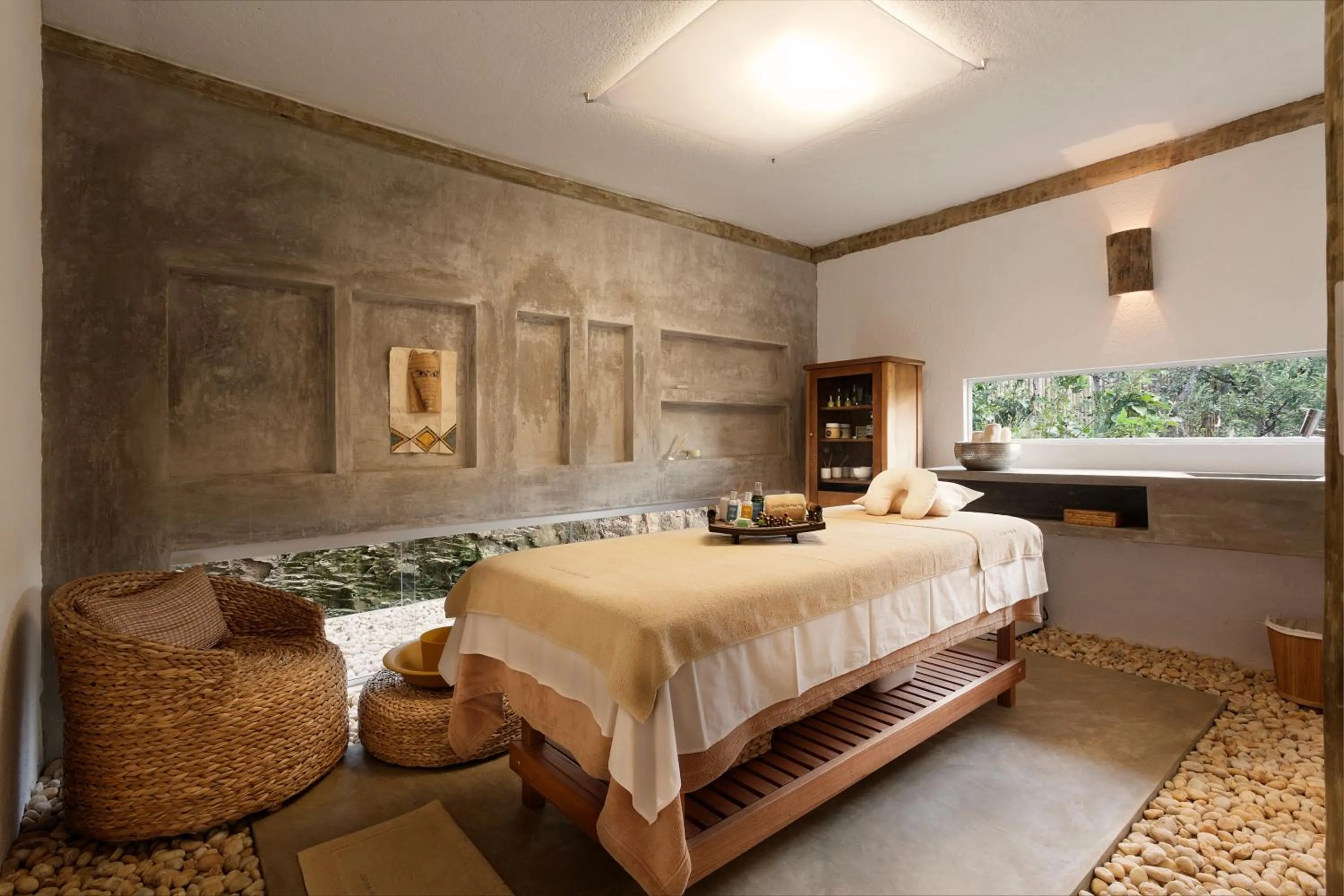 Massage, Bed in Capim do Mato Pousada & Spa by L'Occitane