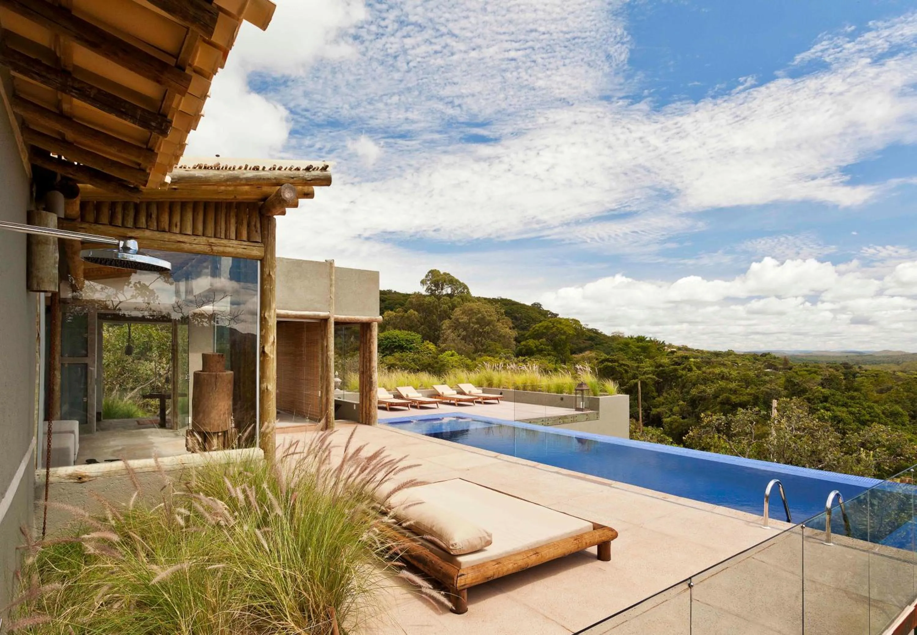 Swimming pool in Capim do Mato Pousada & Spa by L'Occitane