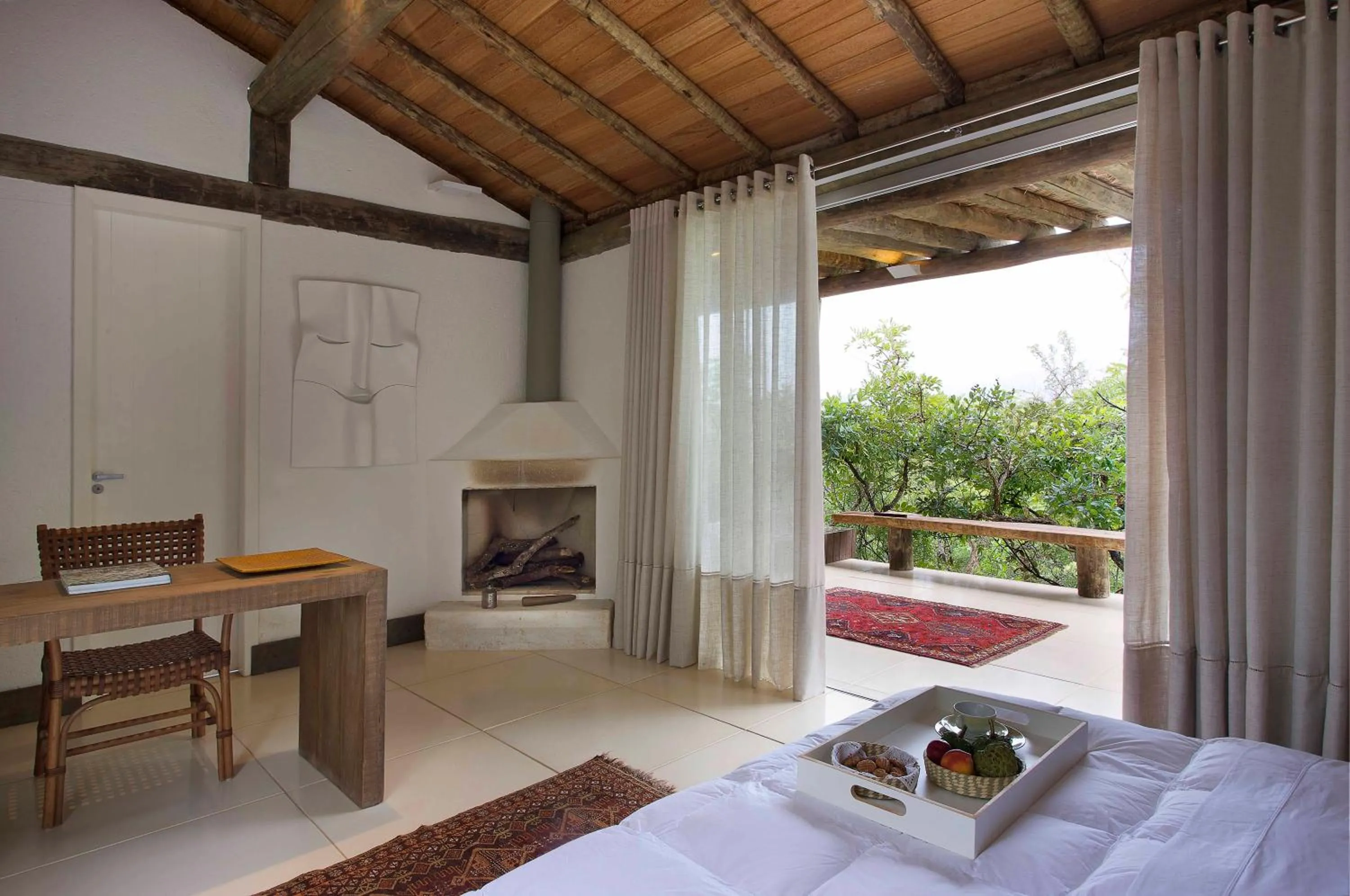 Bedroom, Bed in Capim do Mato Pousada & Spa by L'Occitane
