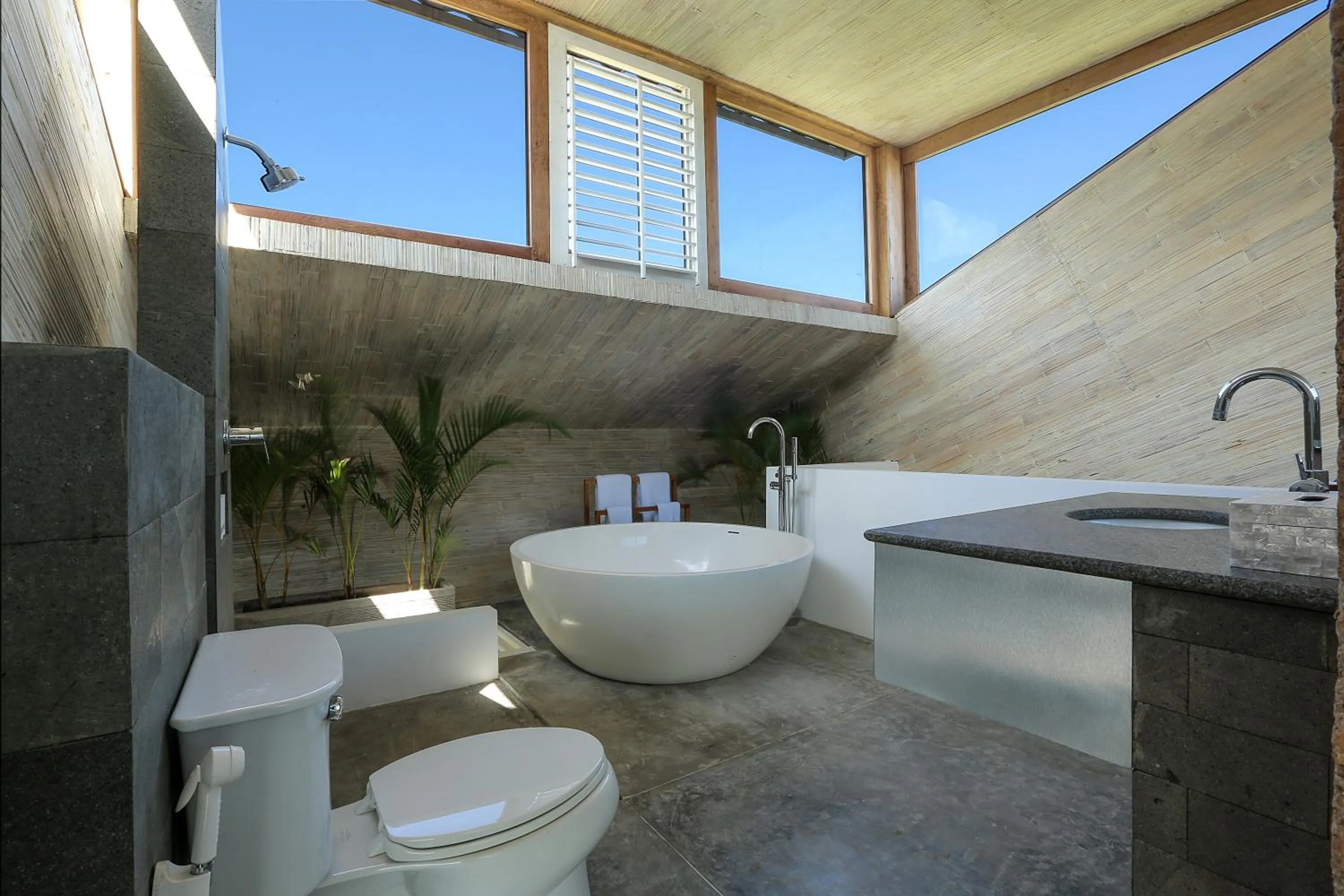 Day in Seven Havens Residence