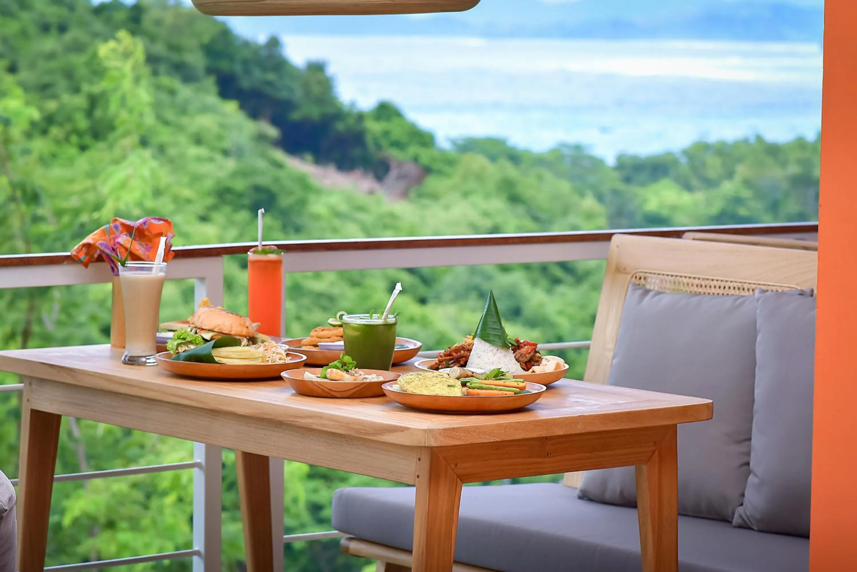 Restaurant/places to eat in Seven Havens Residence