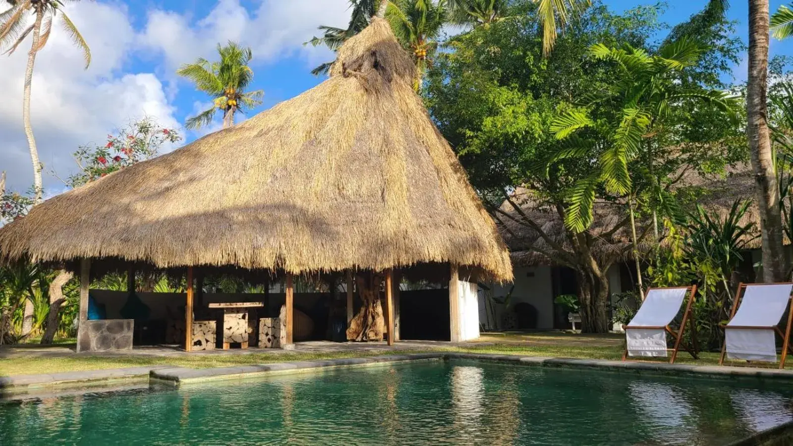 Swimming pool in Tiki Boutique Hotel Spa Lombok Swimming pool in Tiki Boutique Hotel Spa Lombok