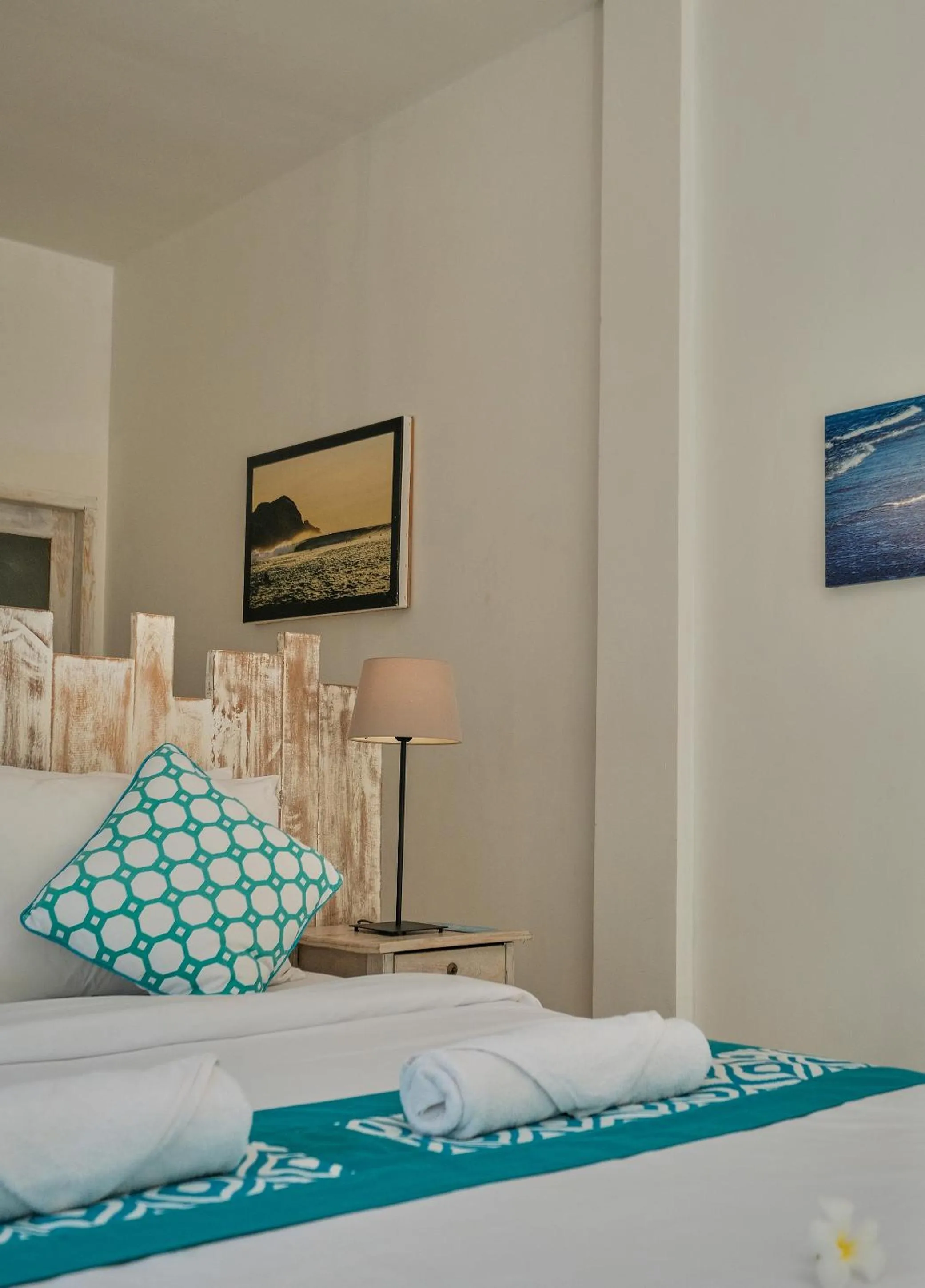 Bed in Myamo Beach Lodge