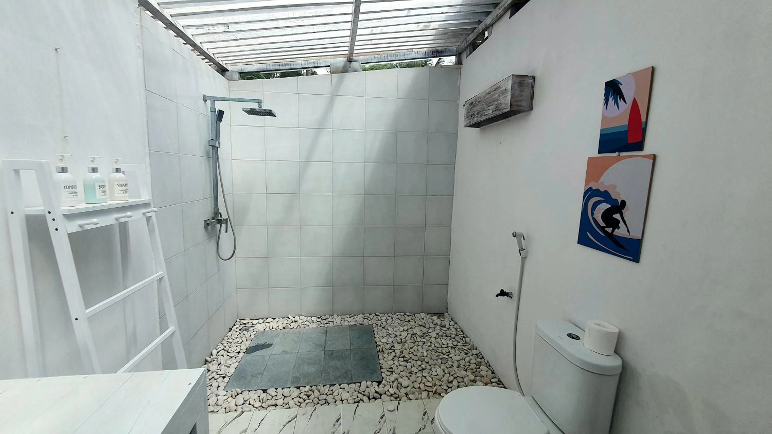 Bathroom in Myamo Beach Lodge