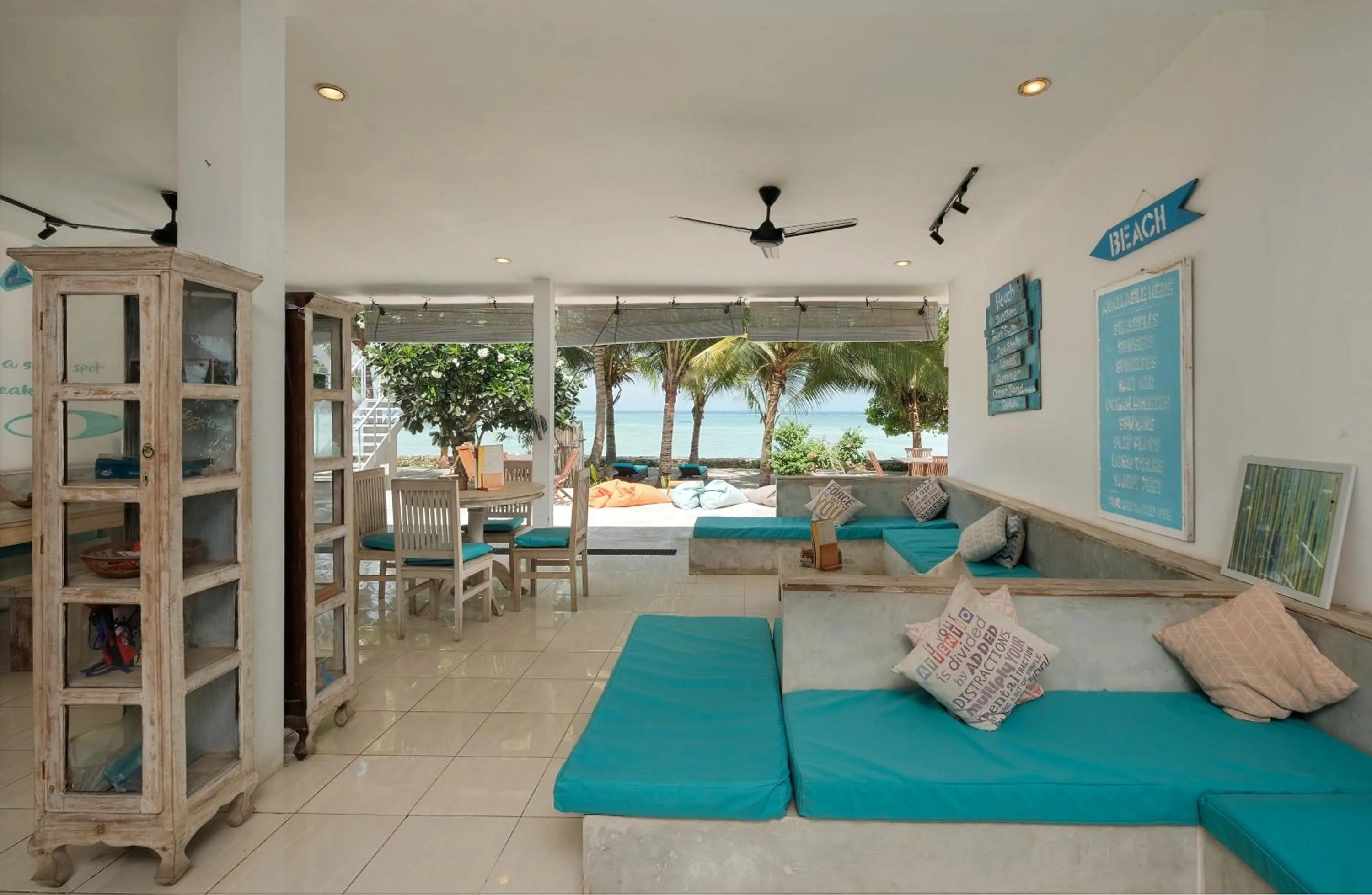 Restaurant/places to eat, Bed in Myamo Beach Lodge