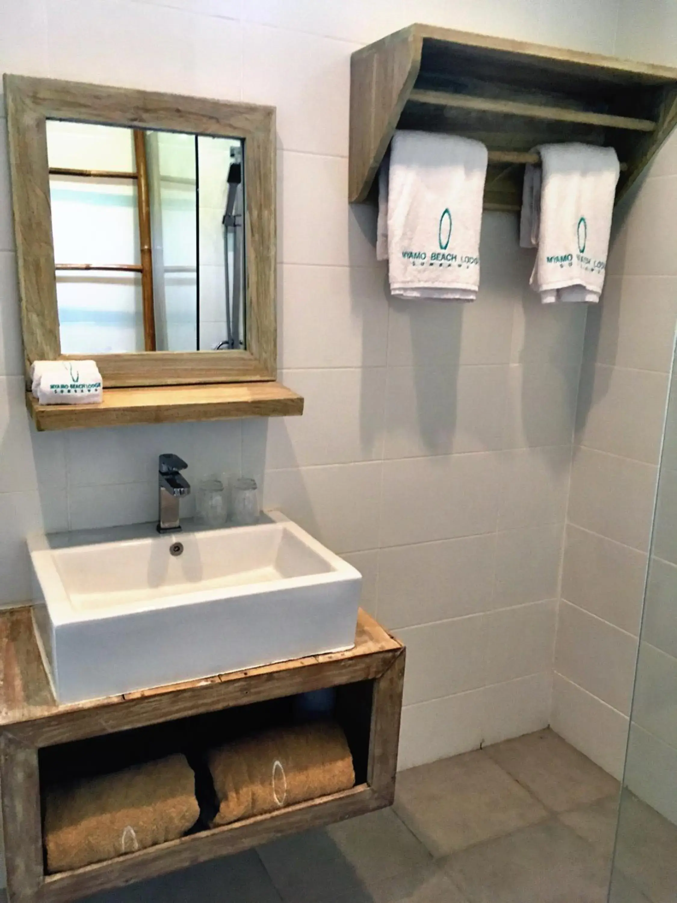 Bathroom in Myamo Beach Lodge Bathroom in Myamo Beach Lodge