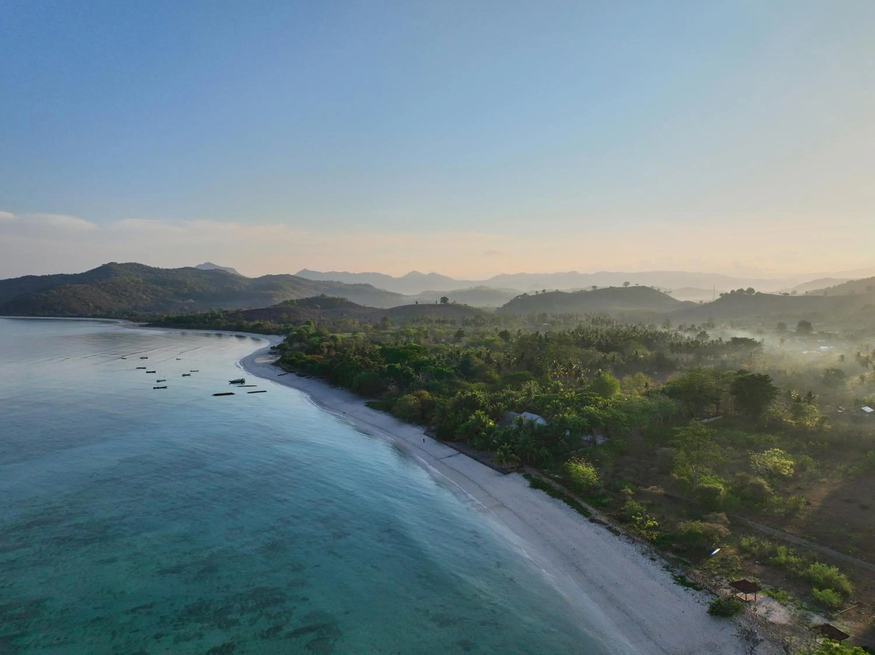 Property building in Myamo Beach Lodge