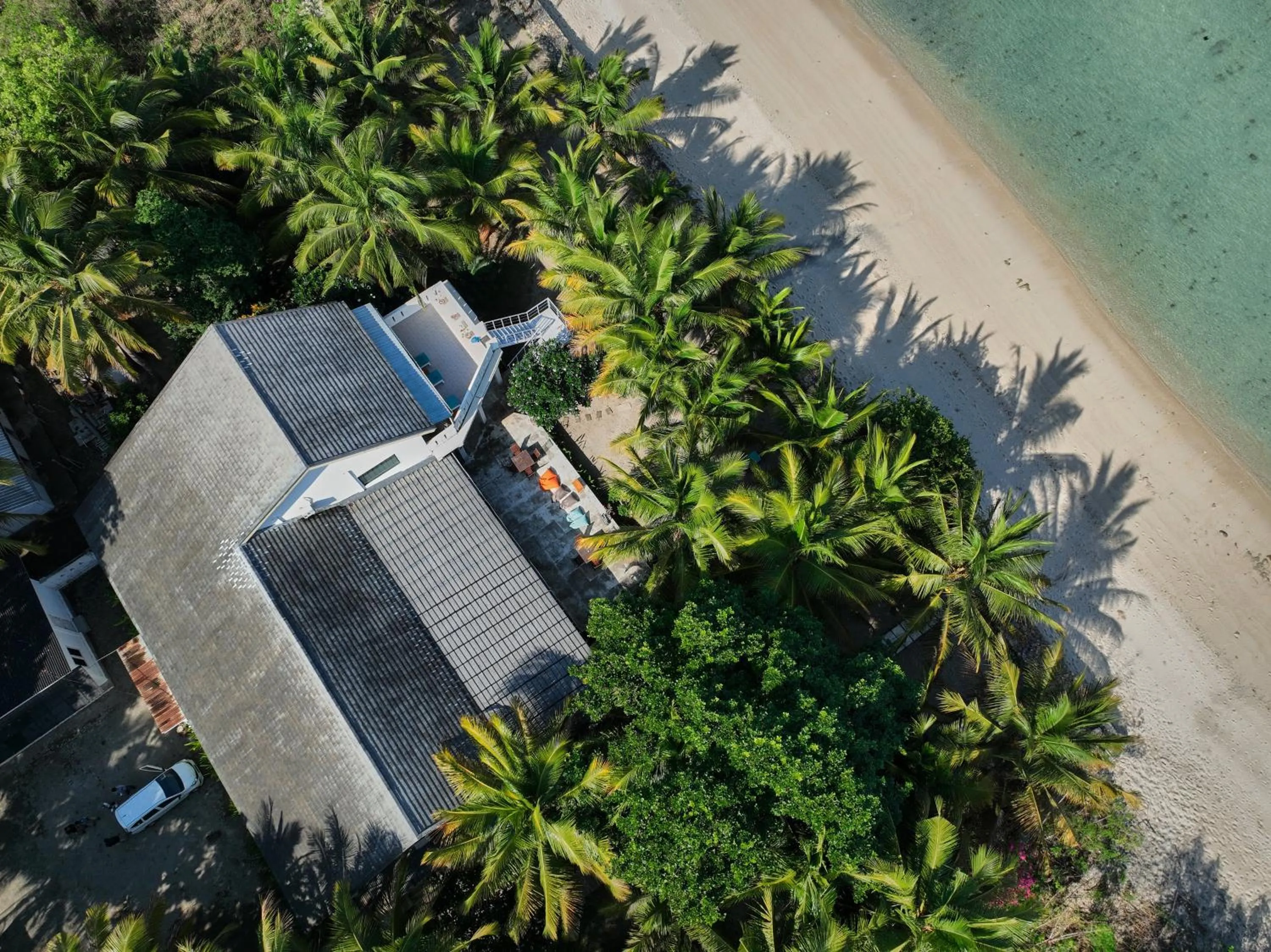 Property building in Myamo Beach Lodge