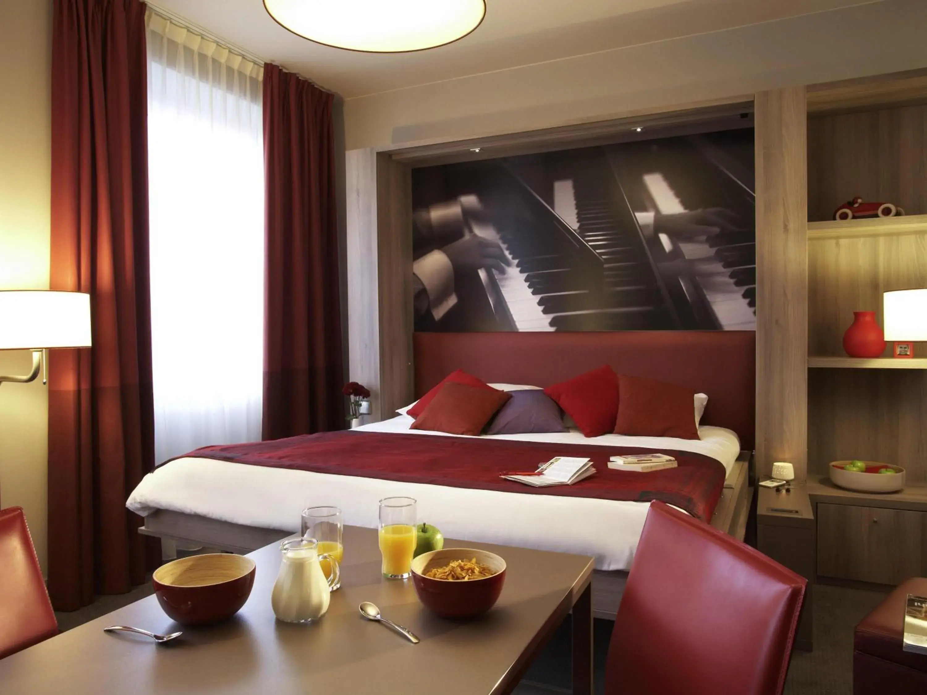 Bedroom, Bed in Aparthotel Adagio Vienna City Bedroom, Bed in Aparthotel Adagio Vienna City