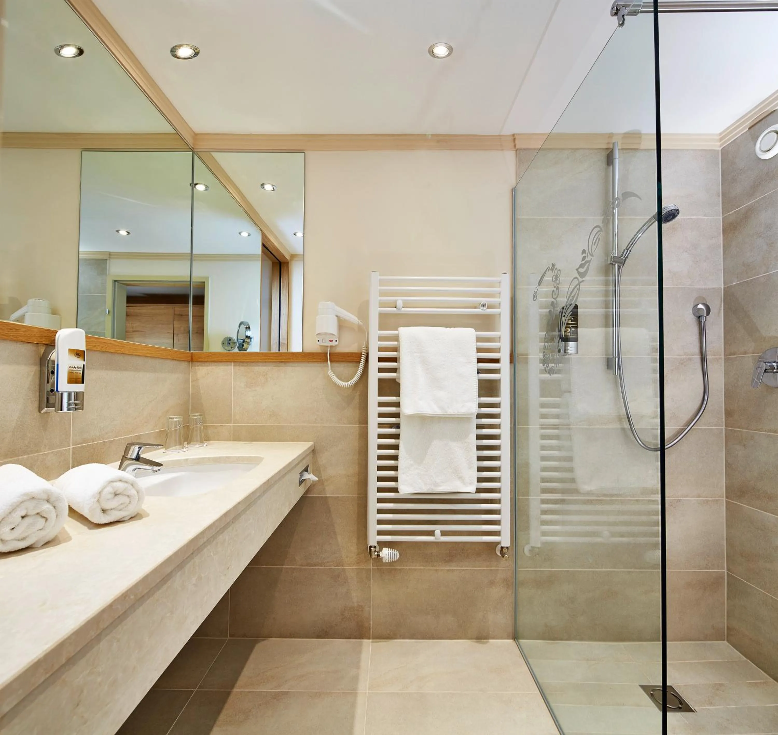 Bathroom in Vier Jahreszeiten Wellnessresort Achensee