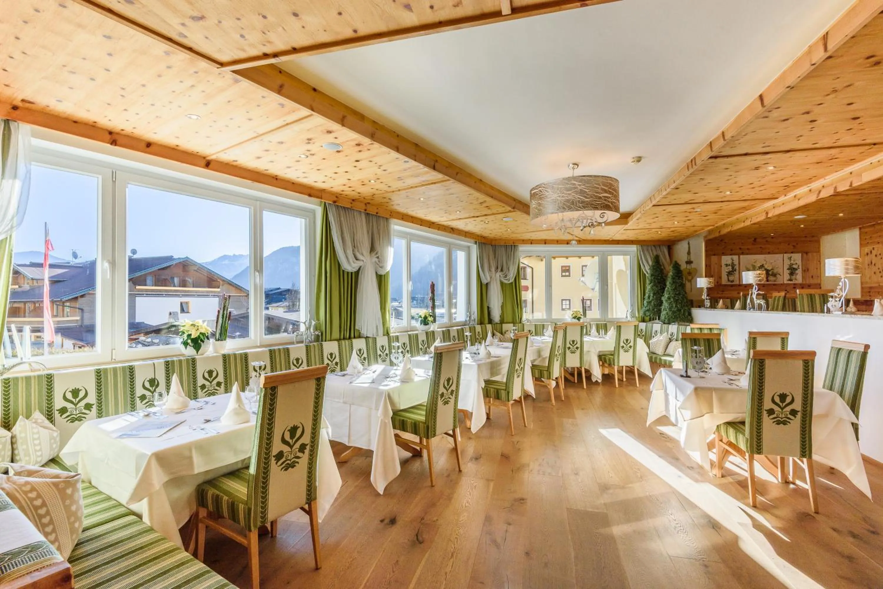 Restaurant/places to eat in Vier Jahreszeiten Wellnessresort Achensee