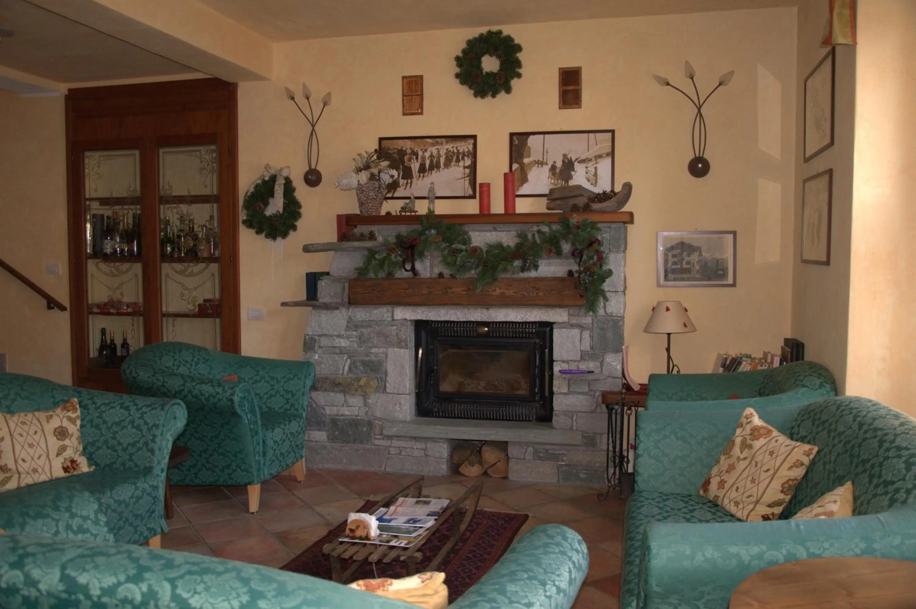 Communal lounge/ TV room in R.T.A. Hotel Monte Rosa