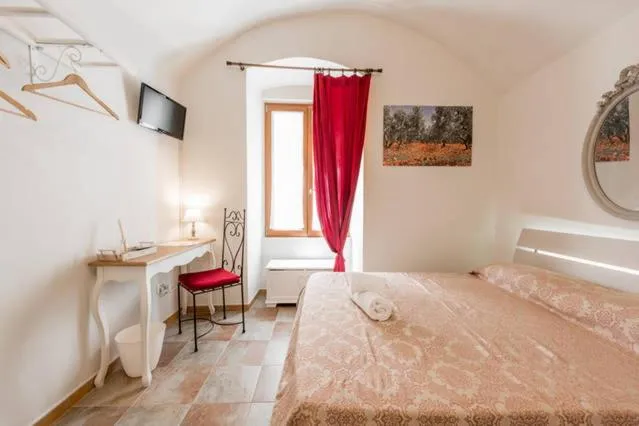 Photo of the whole room in B&B ANTICO GRANAIO