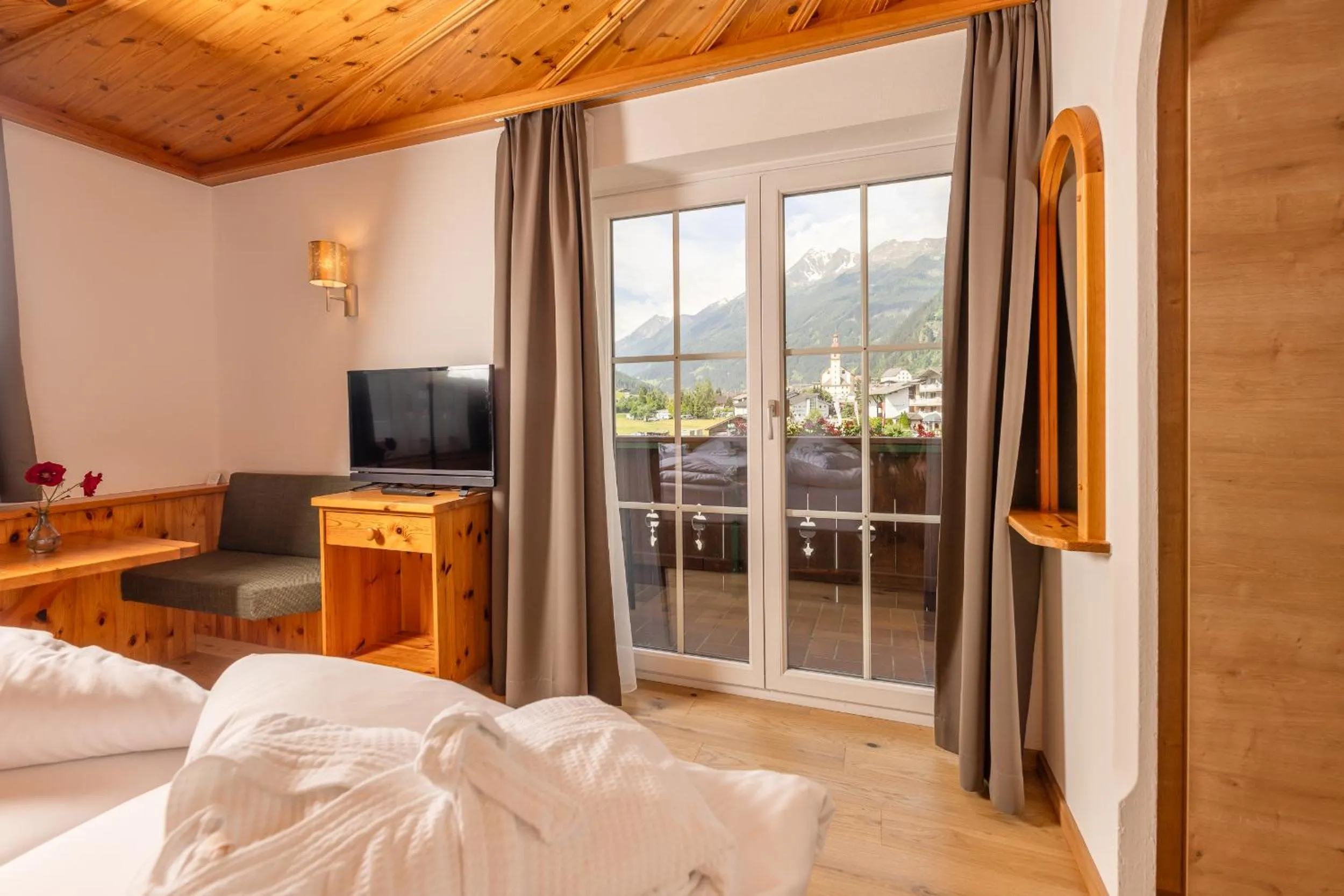 Photo of the whole room, Bed in Hotel Berghof