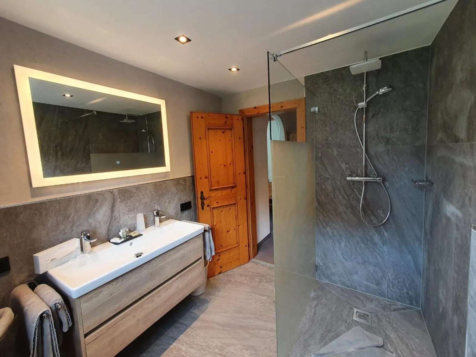 Bathroom in Hotel Klockerhof