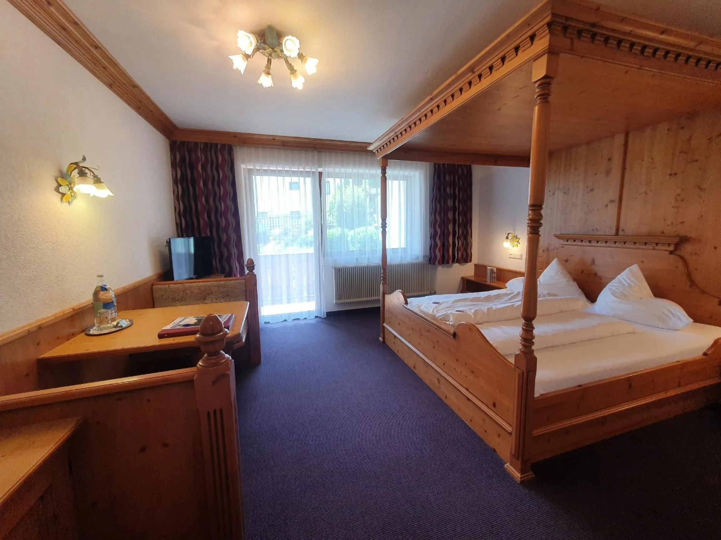 Bed in Hotel Klockerhof