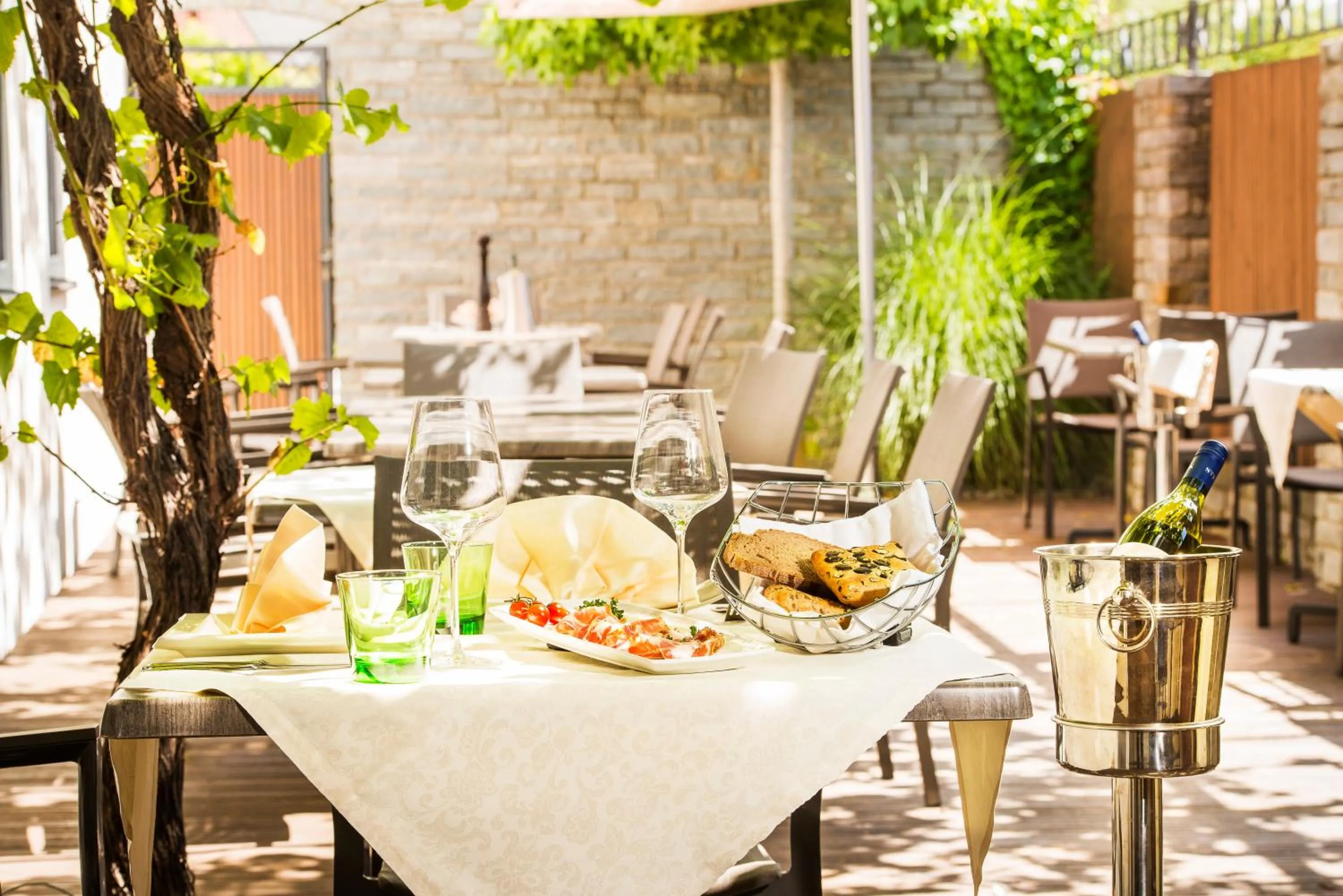 Restaurant/places to eat in Hotel Römerstube