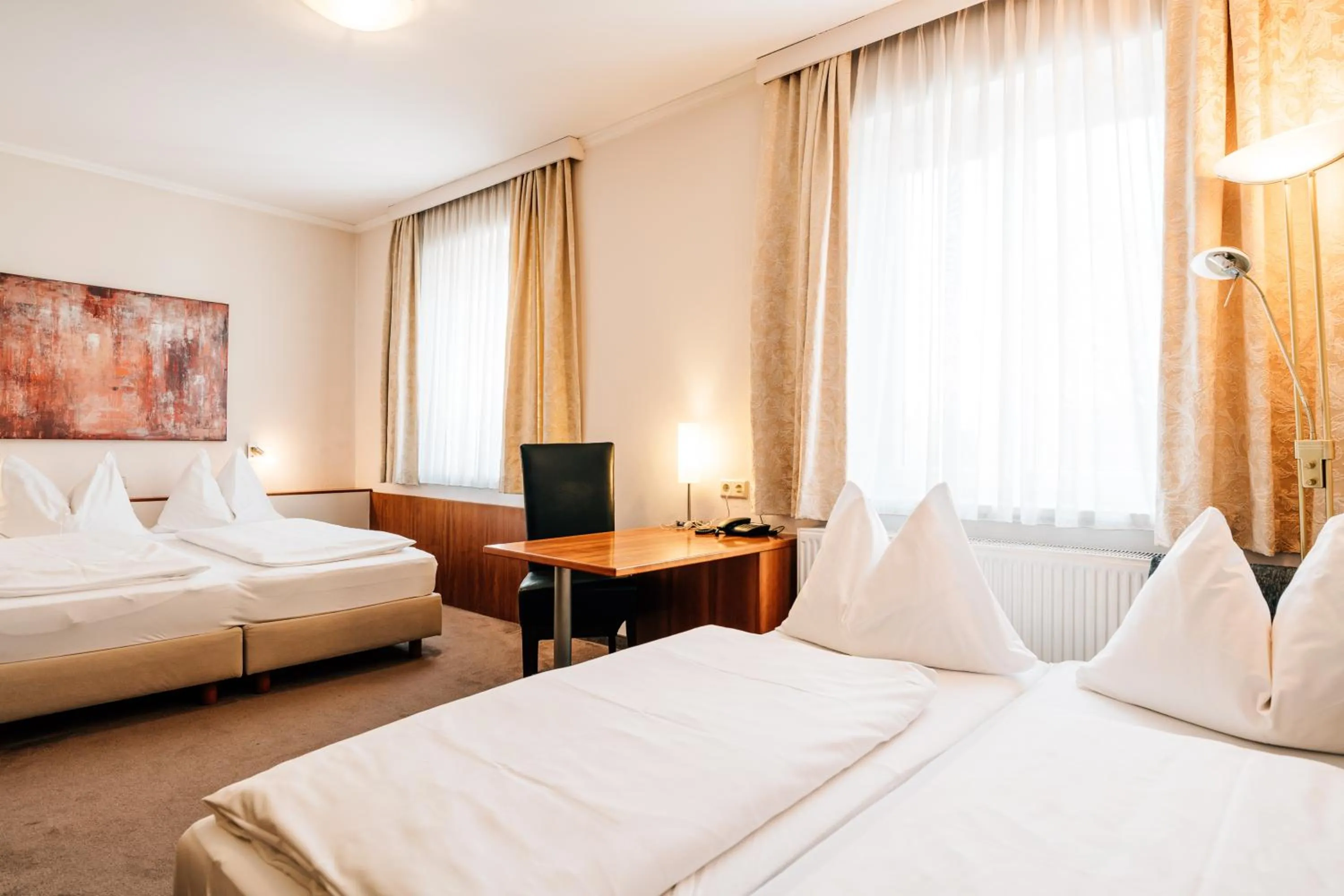 Photo of the whole room, Bed in Hotel Römerstube