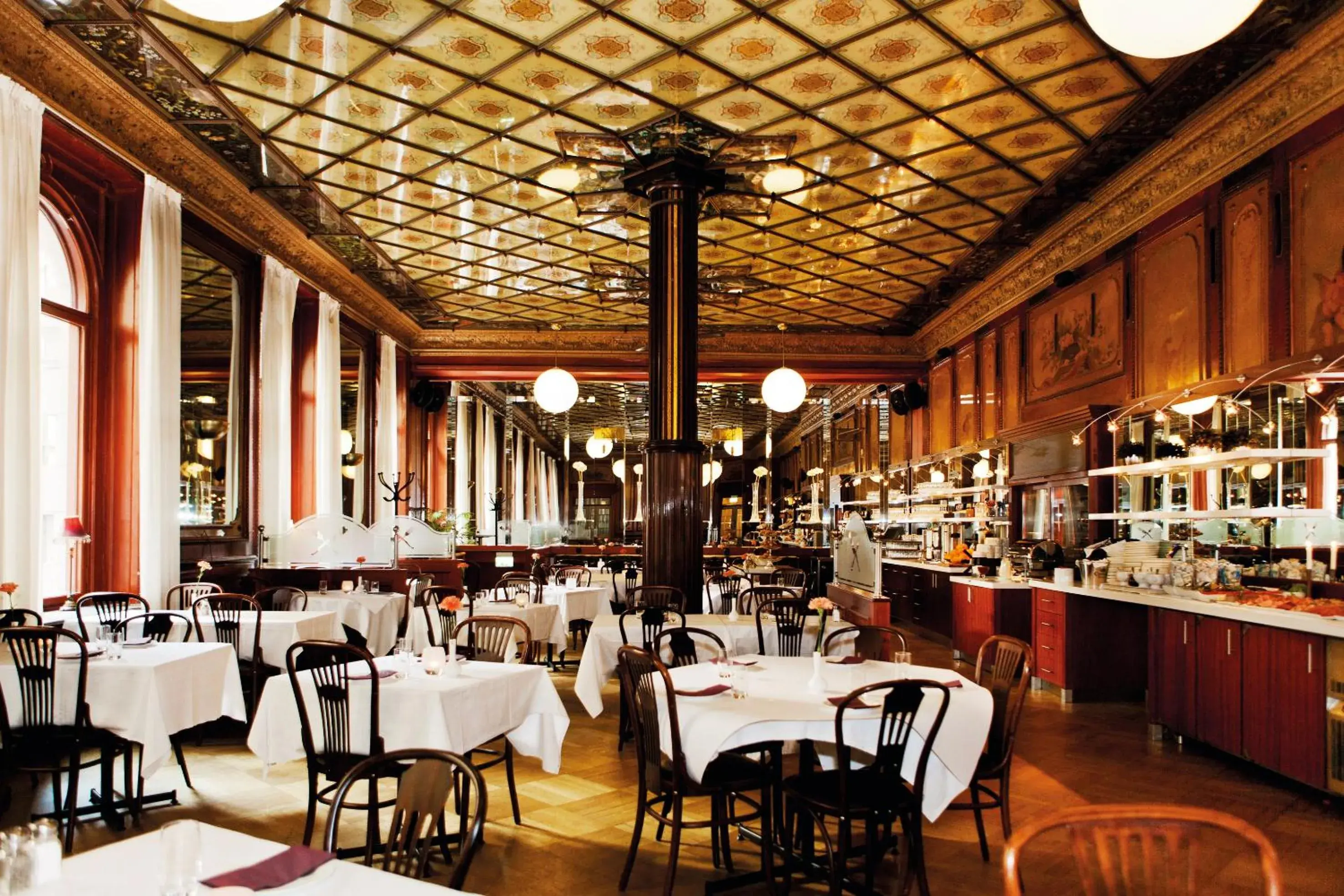 Restaurant/places to eat in Elite Hotel Knaust Restaurant/places to eat in Elite Hotel Knaust