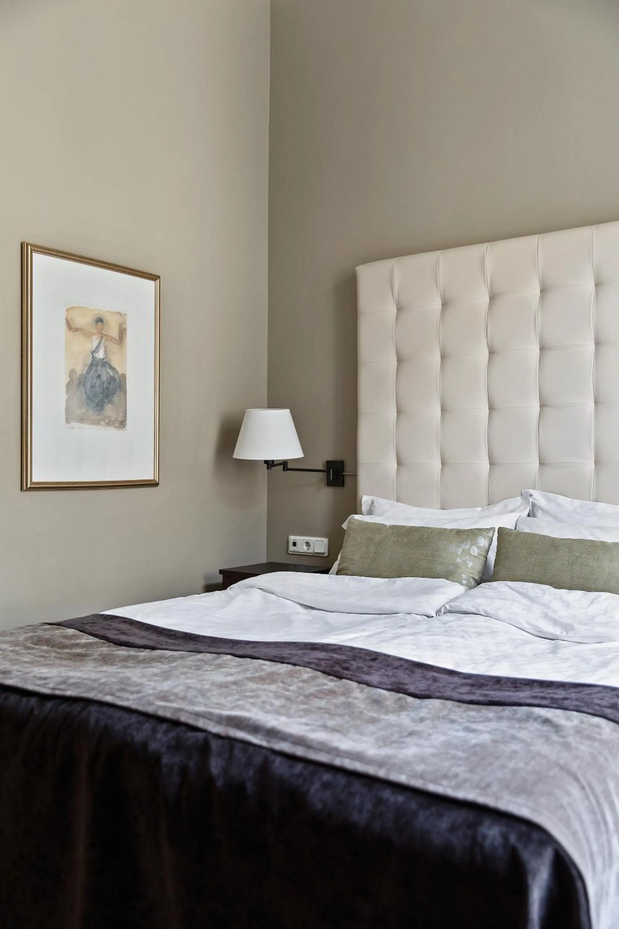 Bed in Elite Hotel Knaust