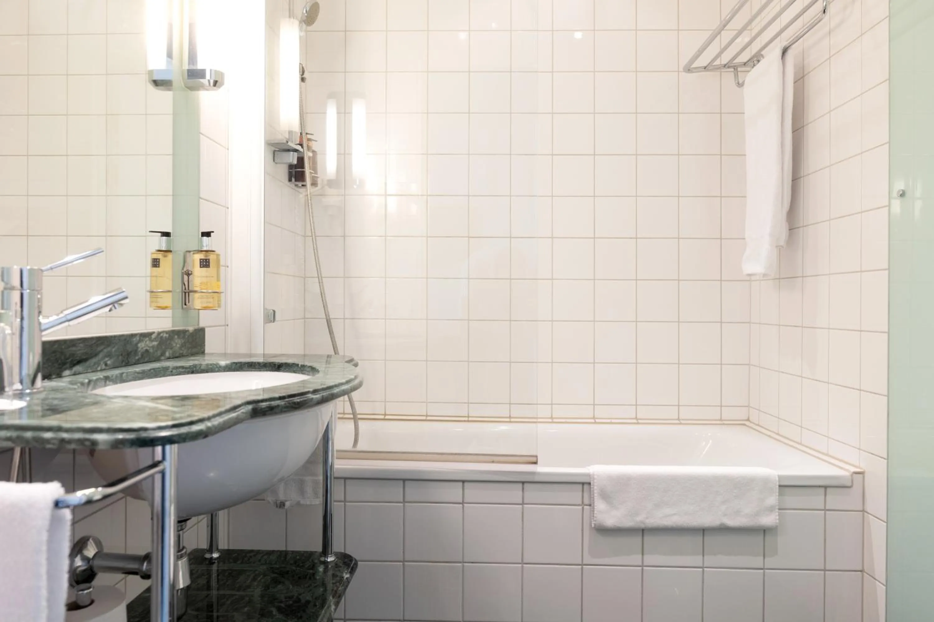 Bathroom in Elite Hotel Knaust