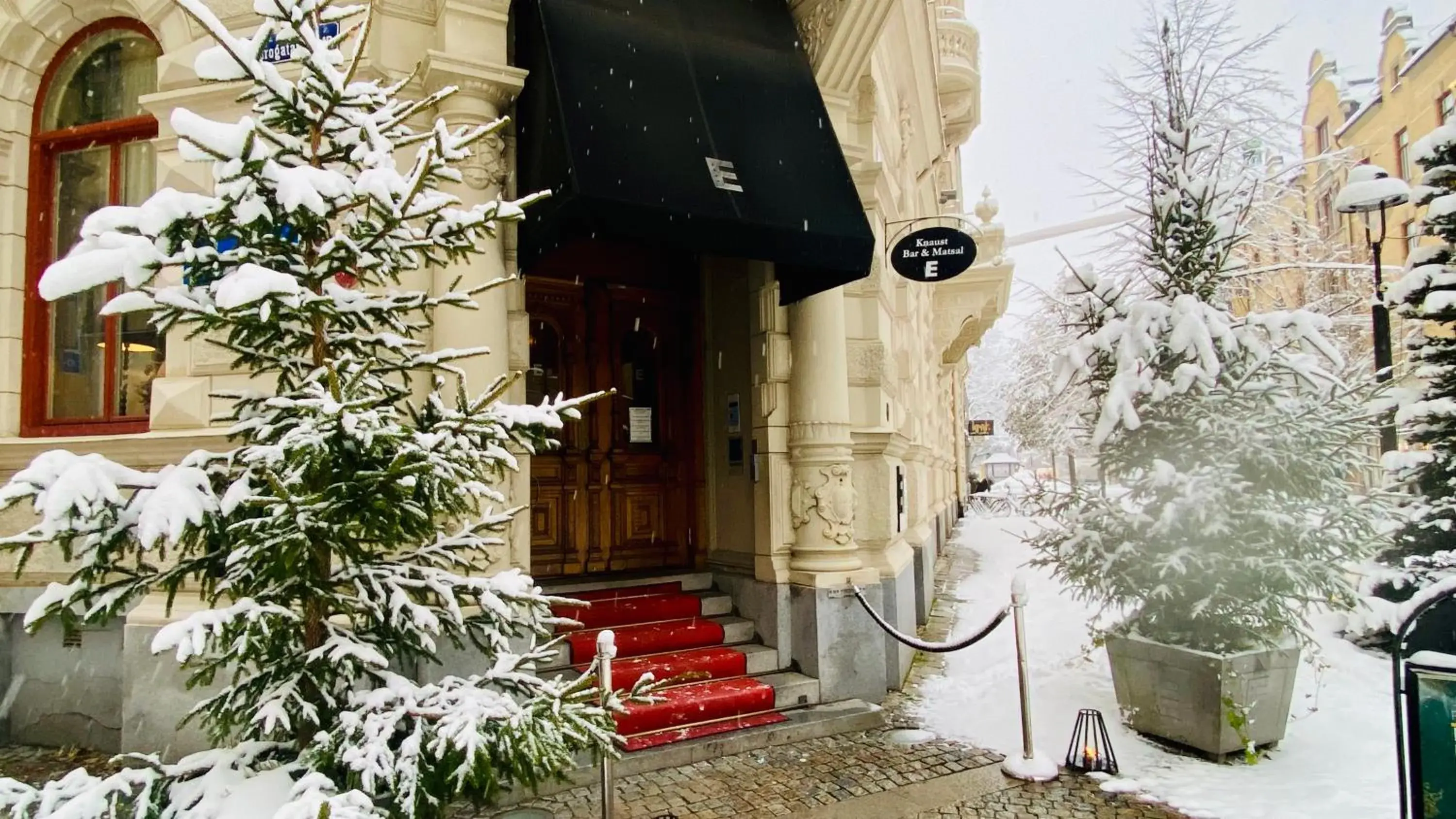 Facade/entrance in Elite Hotel Knaust Facade/entrance in Elite Hotel Knaust