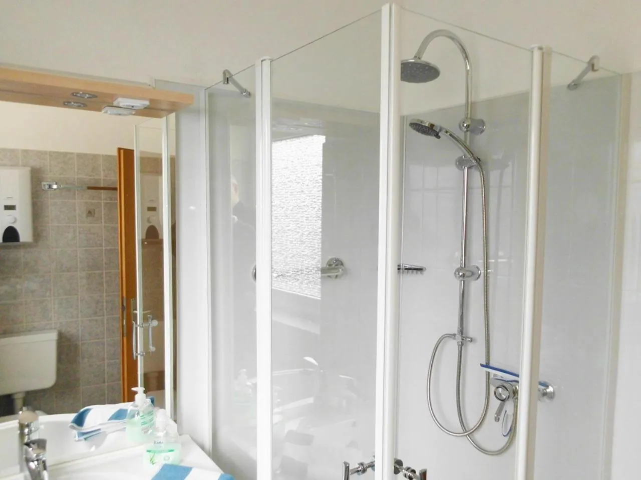 Bathroom in Premium-Ferienwohnungen Bergblick im Haus Hopfe