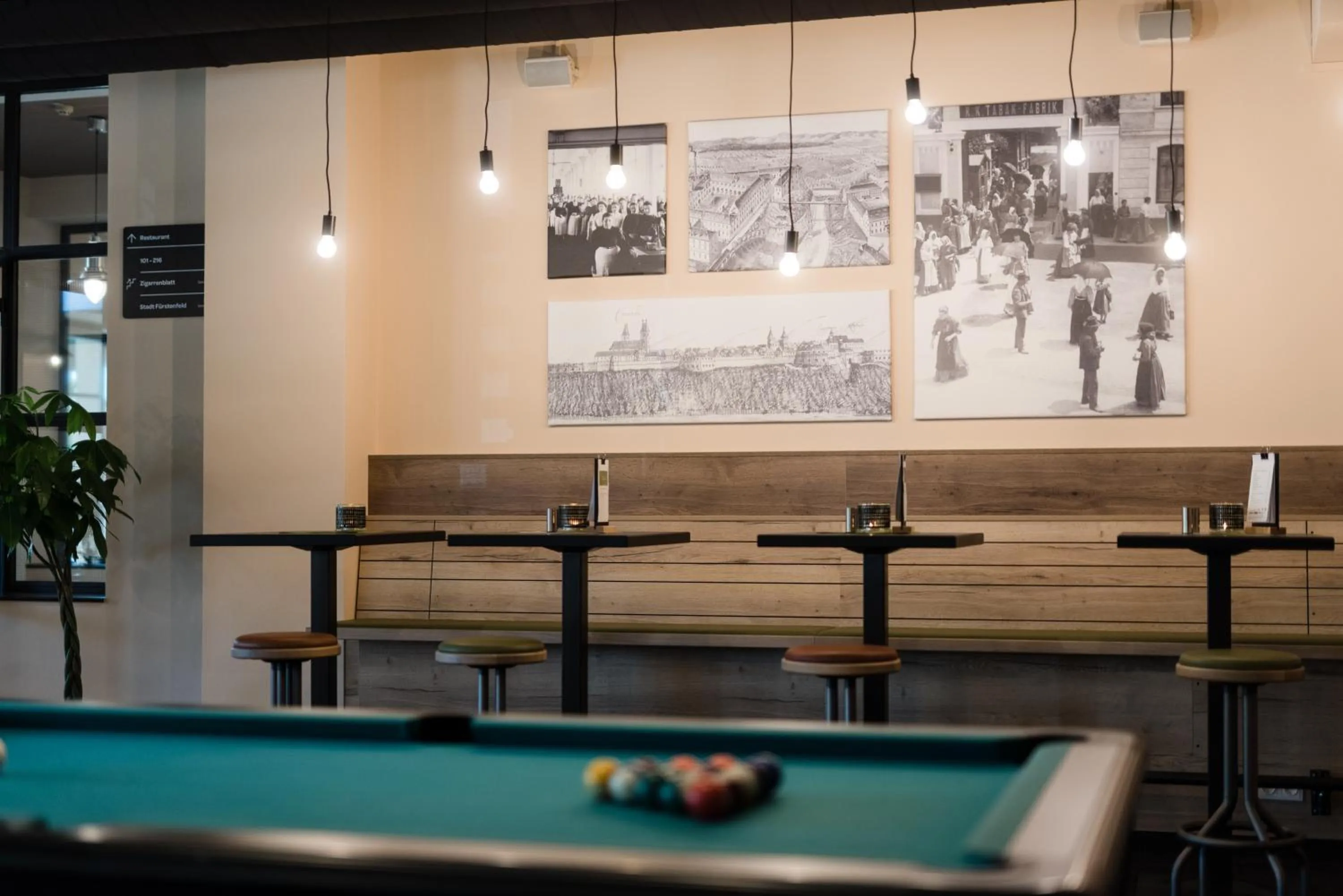 Billiard in JUFA Hotel Fürstenfeld