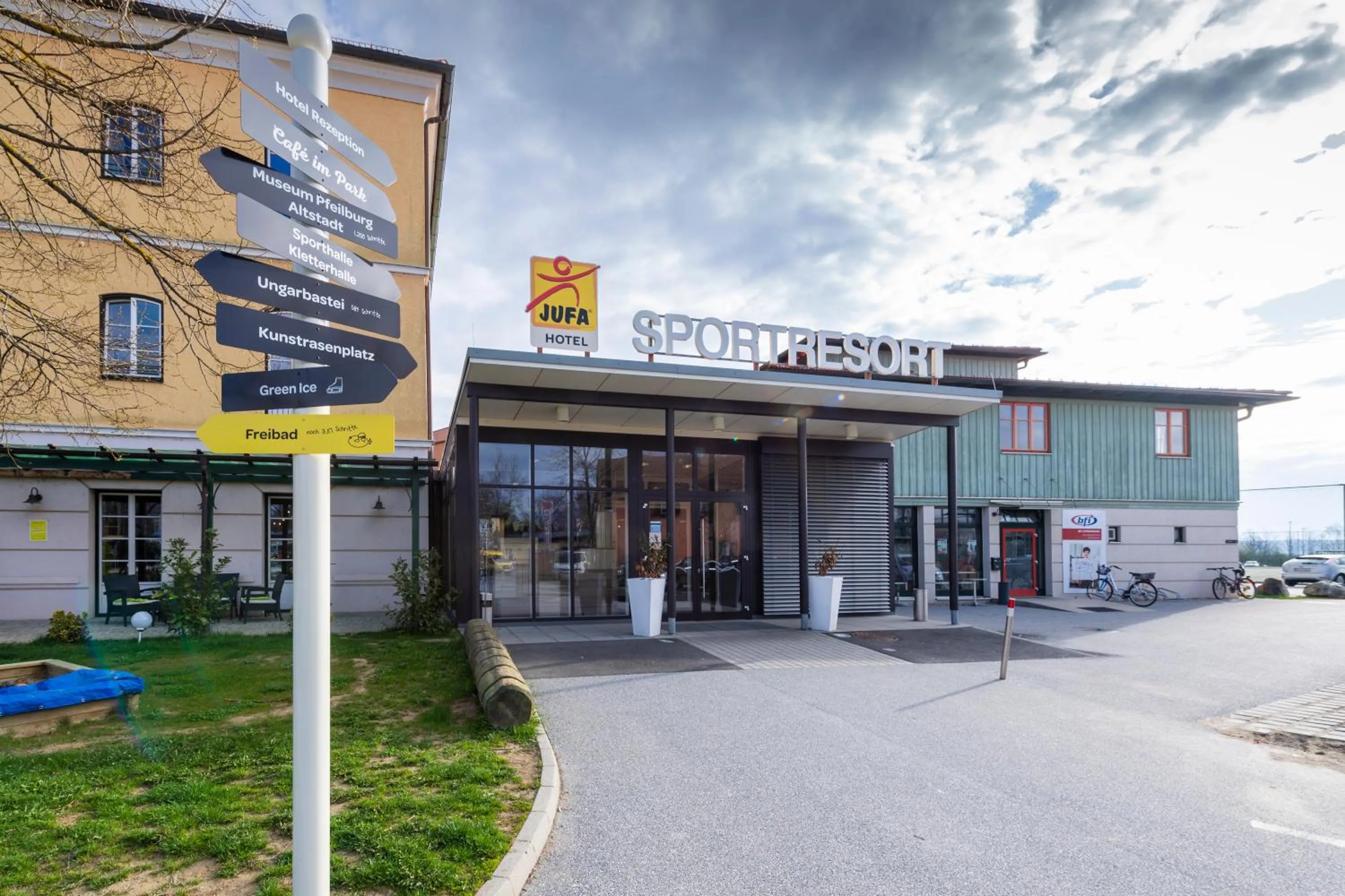Facade/entrance in JUFA Hotel Fürstenfeld