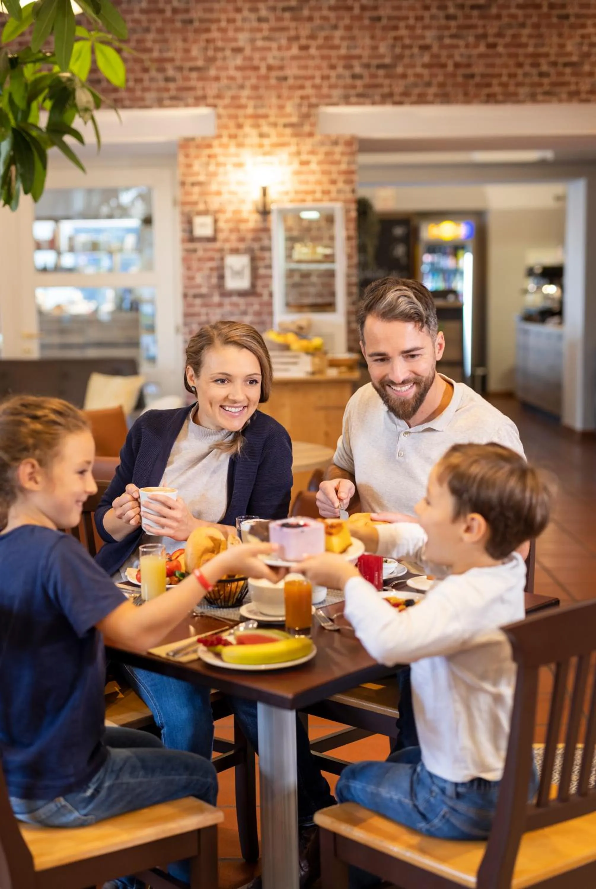 Restaurant/places to eat in JUFA Hotel Judenburg - Self Check-In