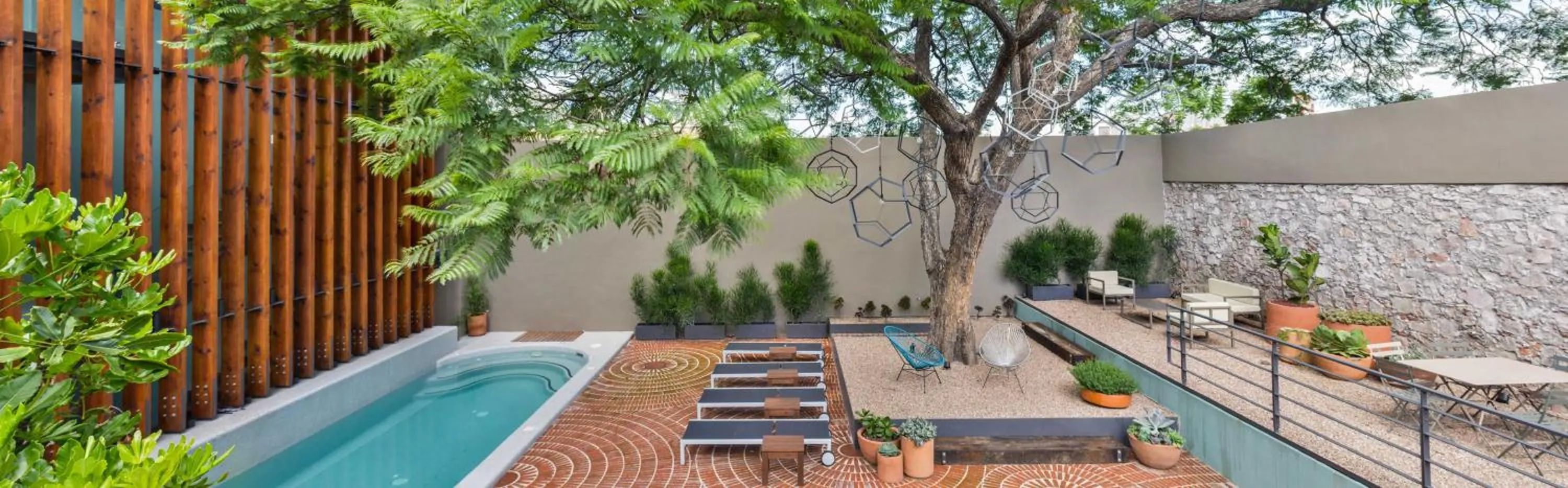 Swimming pool in Hotel Criol