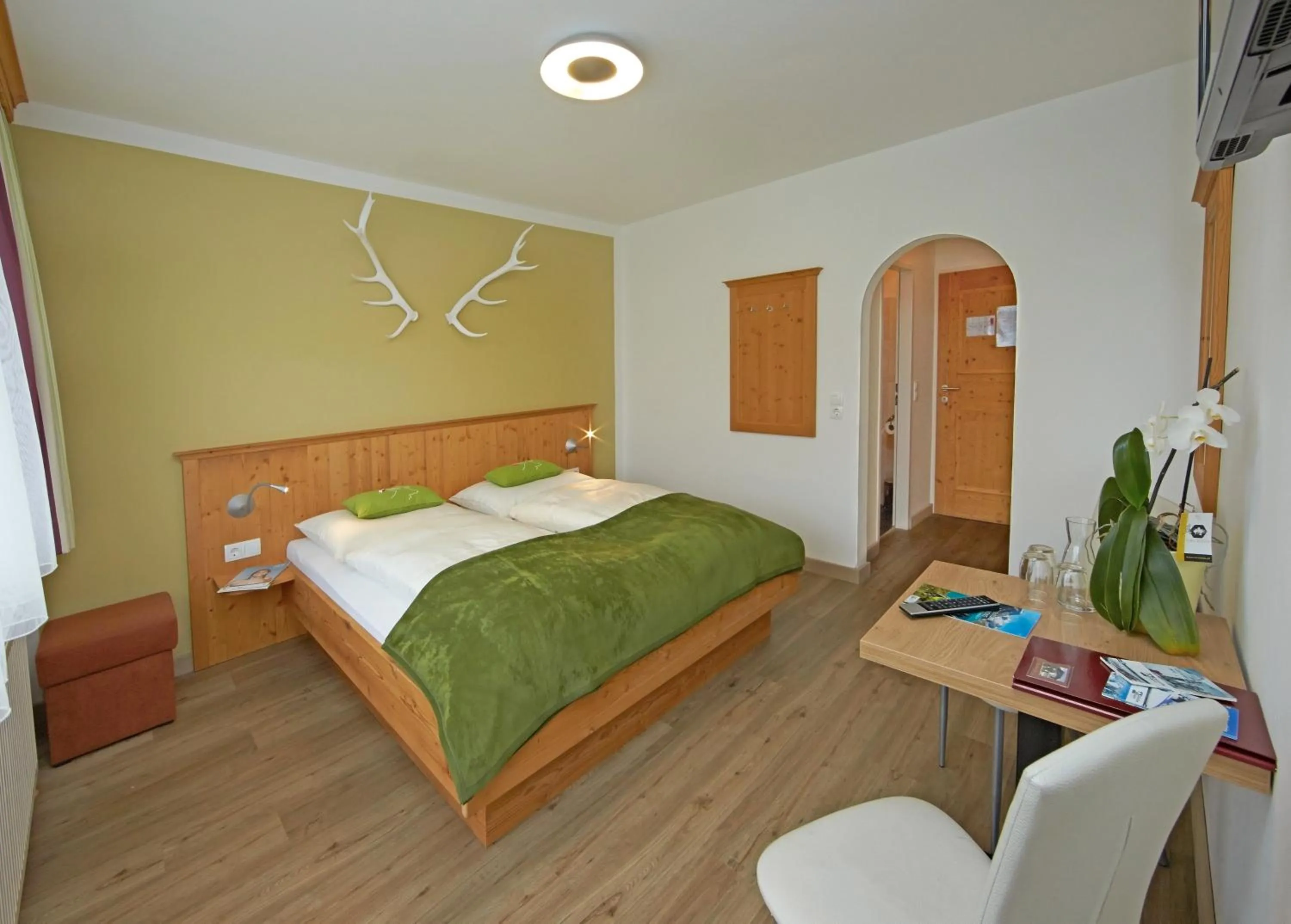 TV and multimedia, Bed in Comfort Hotel Garni Landhaus Gitti