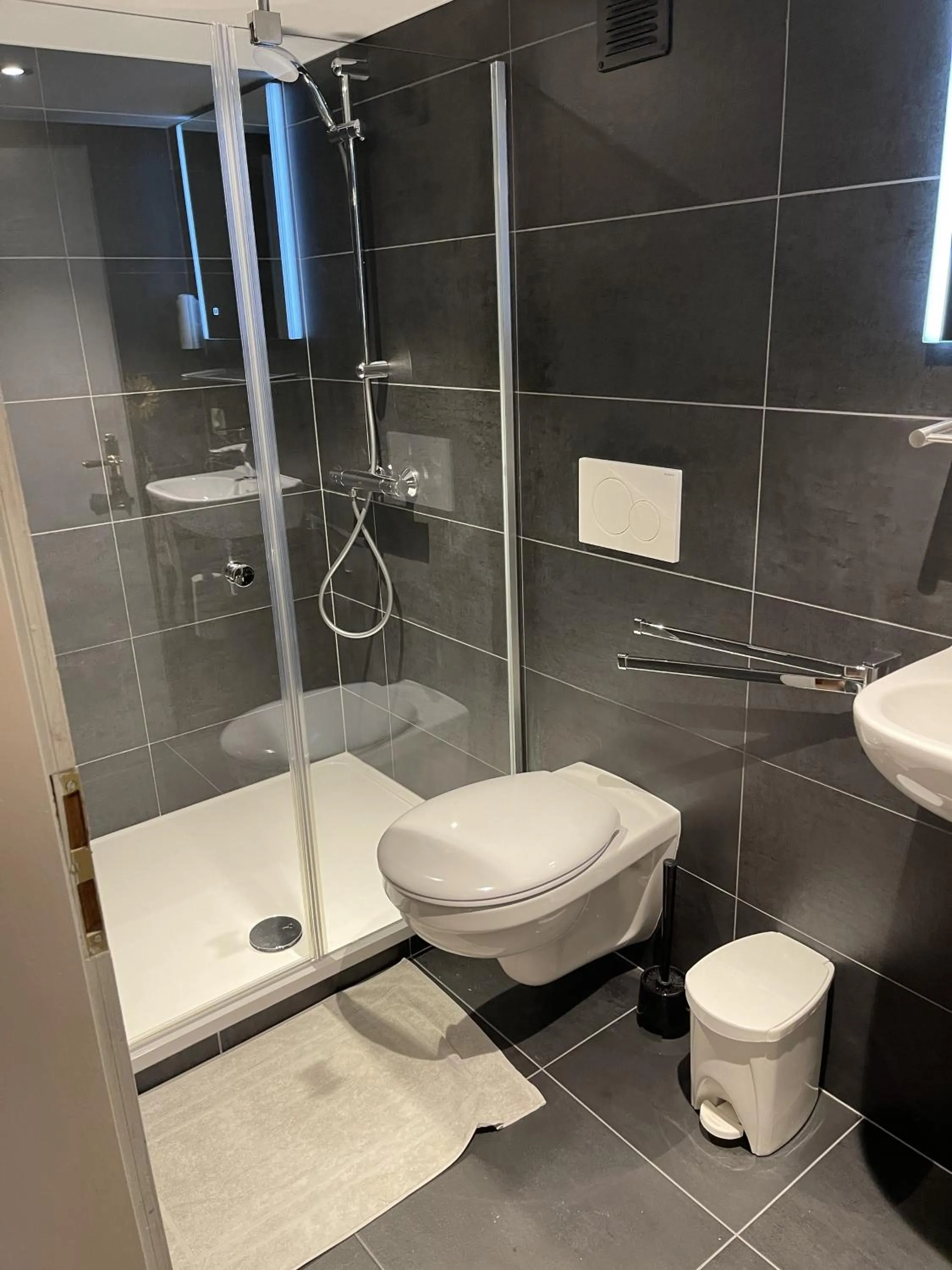 Bathroom in B&B De Eifelhoeve