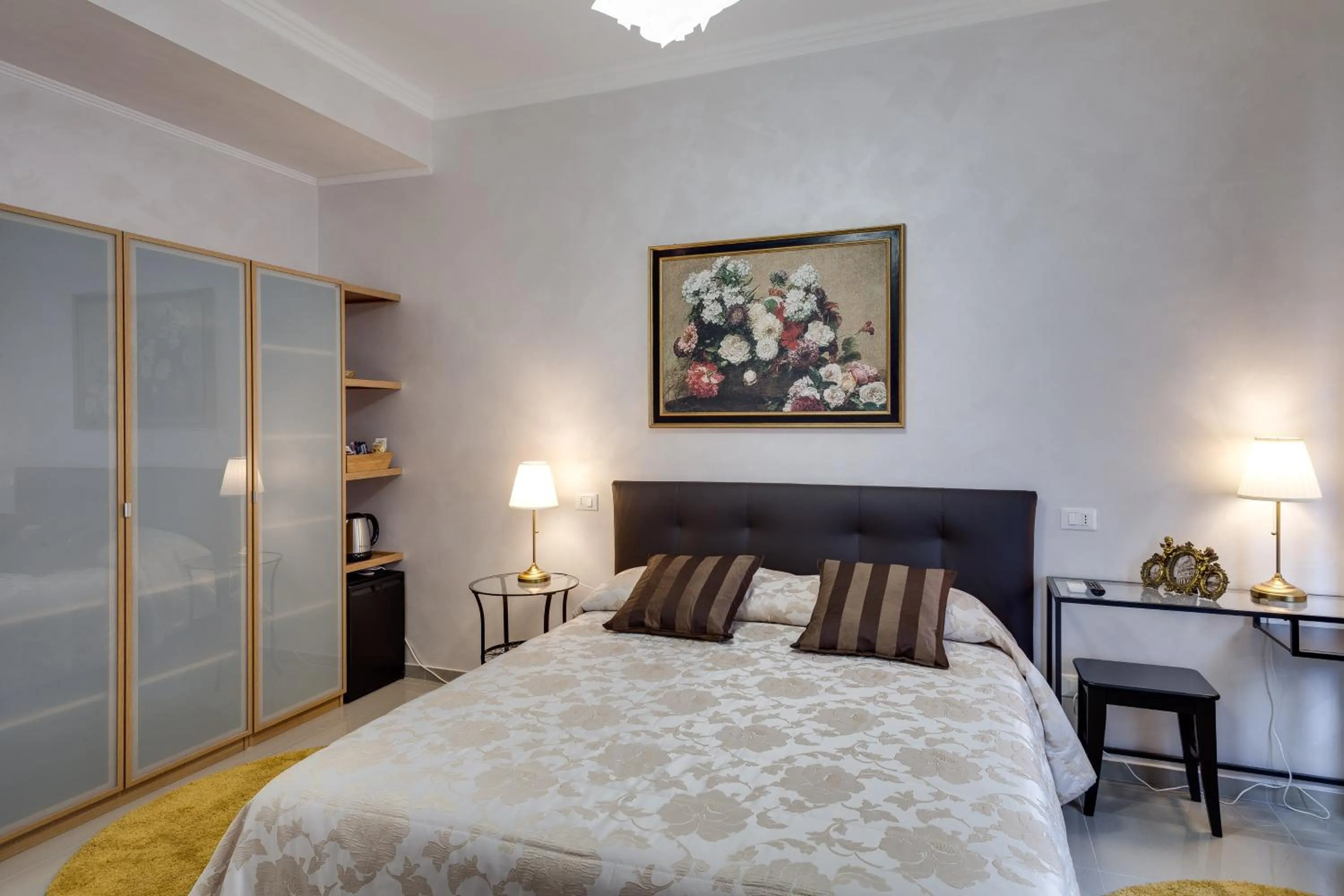 Photo of the whole room, Bed in Dreamsrome Suites