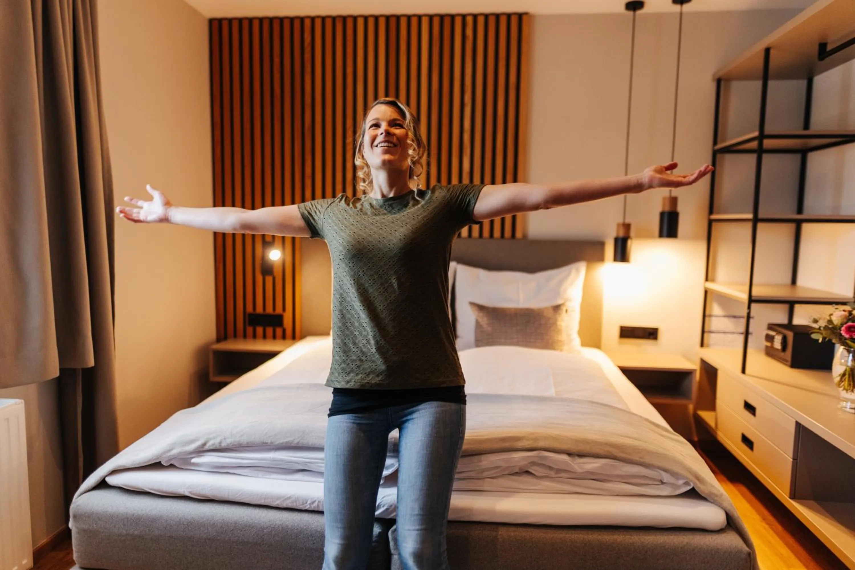 People, Bed in Pension Linder