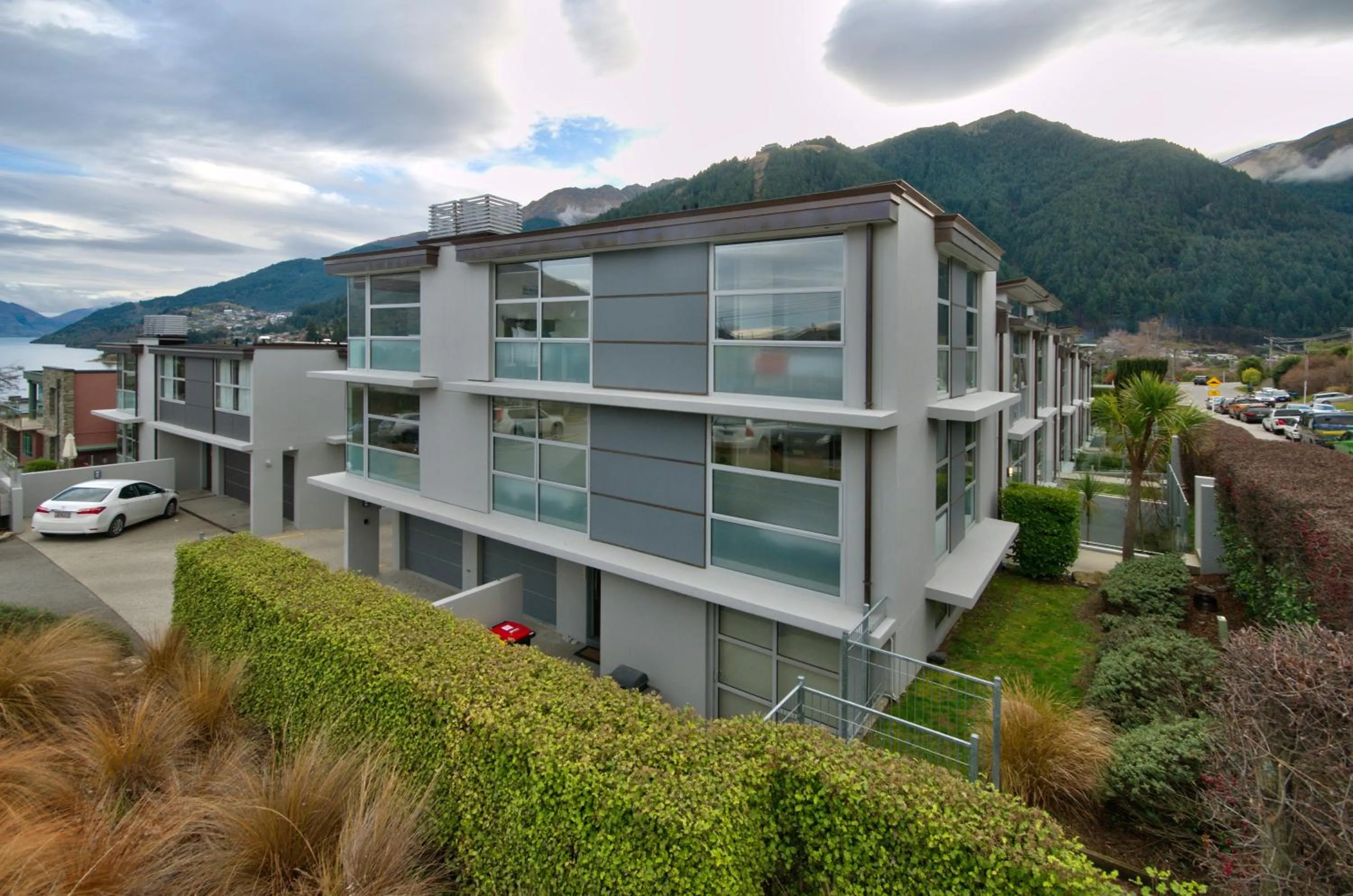 Property building in Highview Central