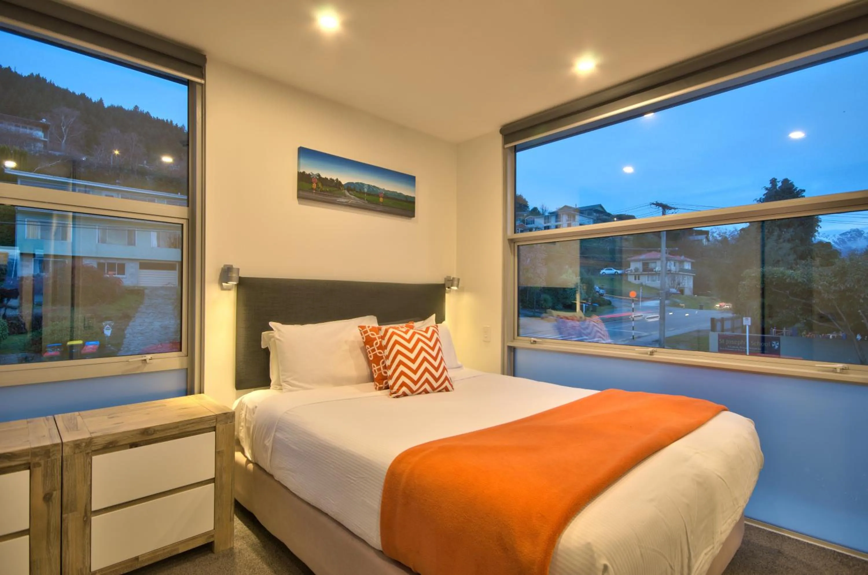 Bed in Highview Central