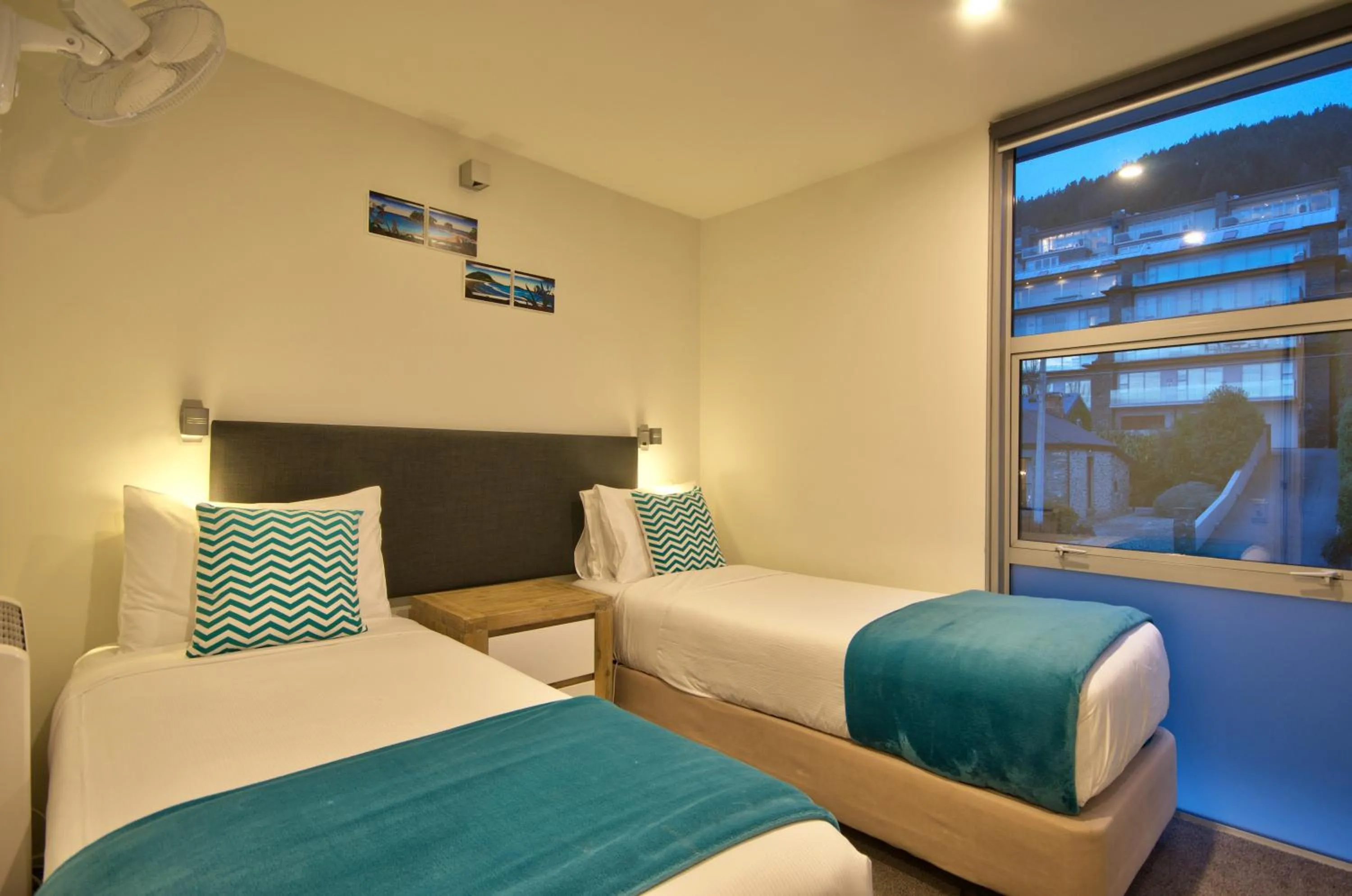 Bed in Highview Central