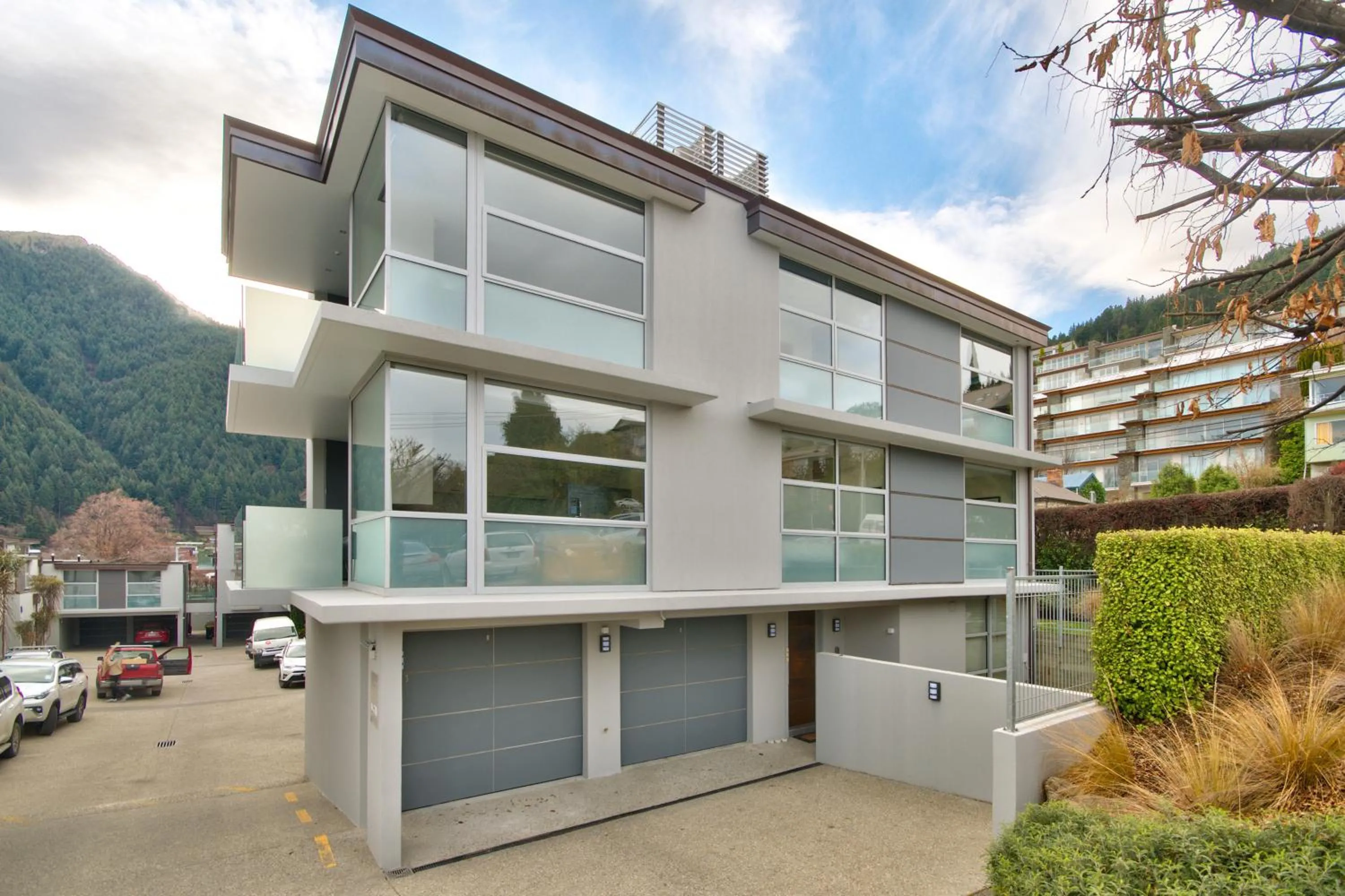 Property building in Highview Central