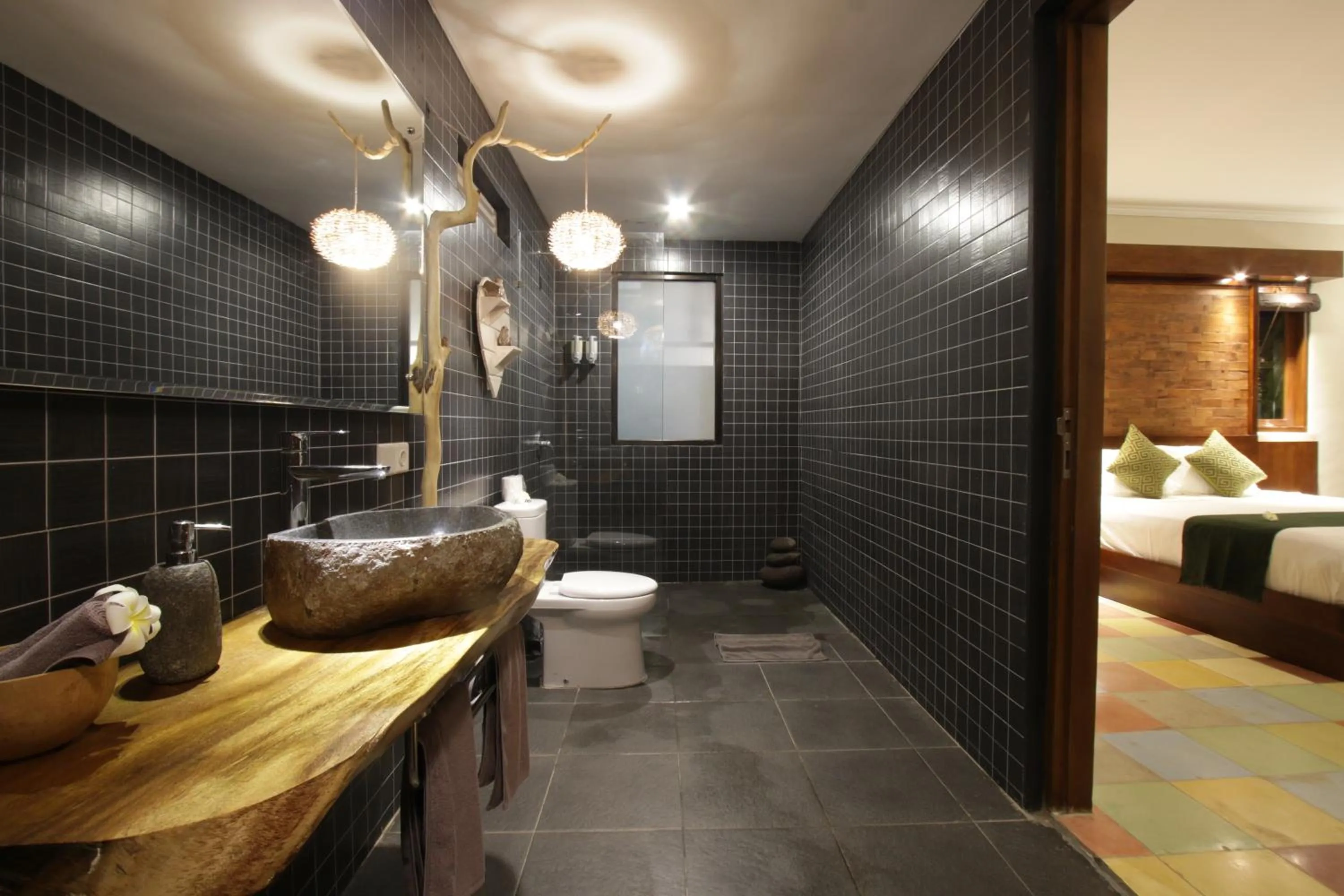 Bathroom, Bed in Green Bird Villa