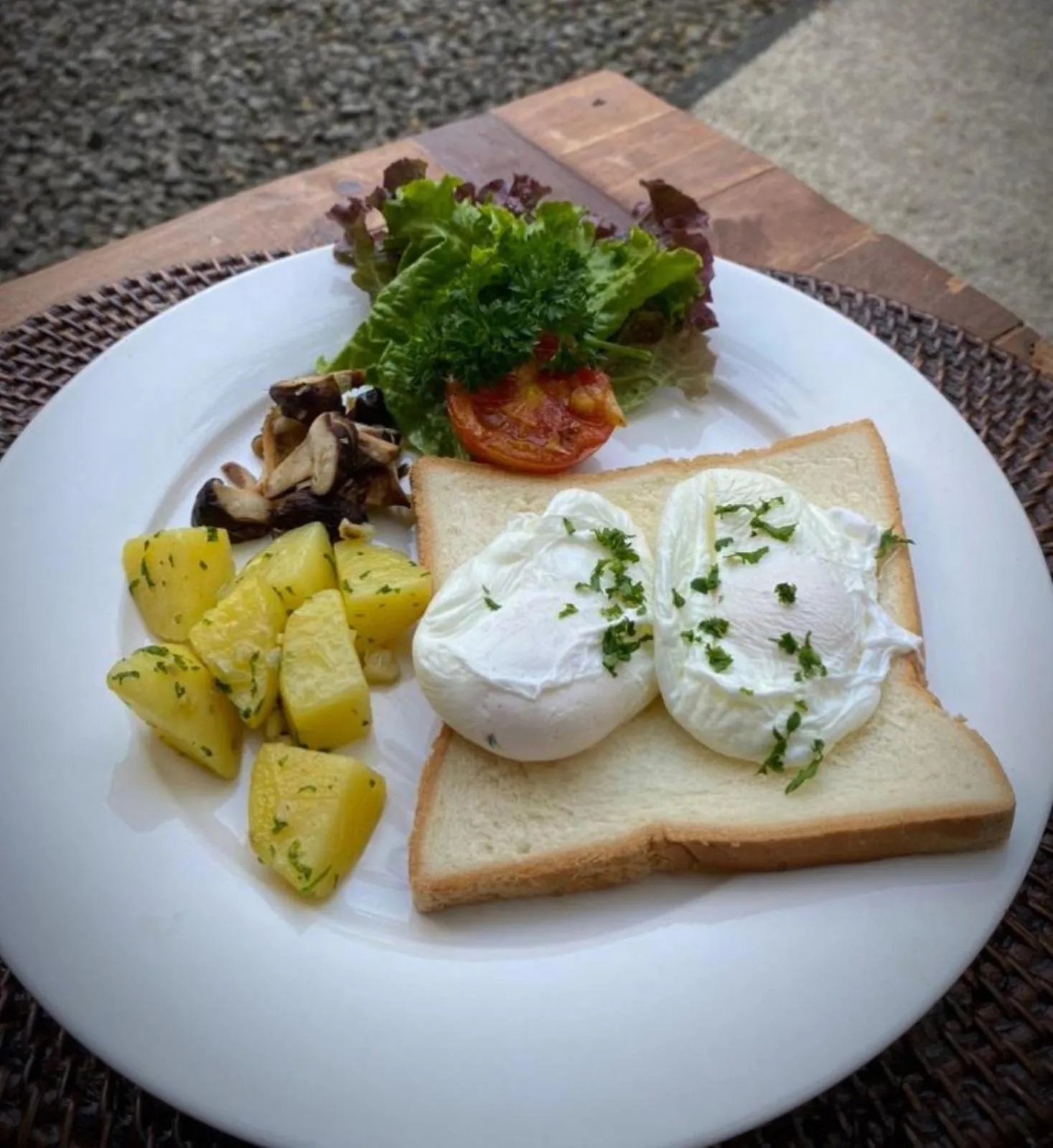 Food and drinks in Green Bird Villa