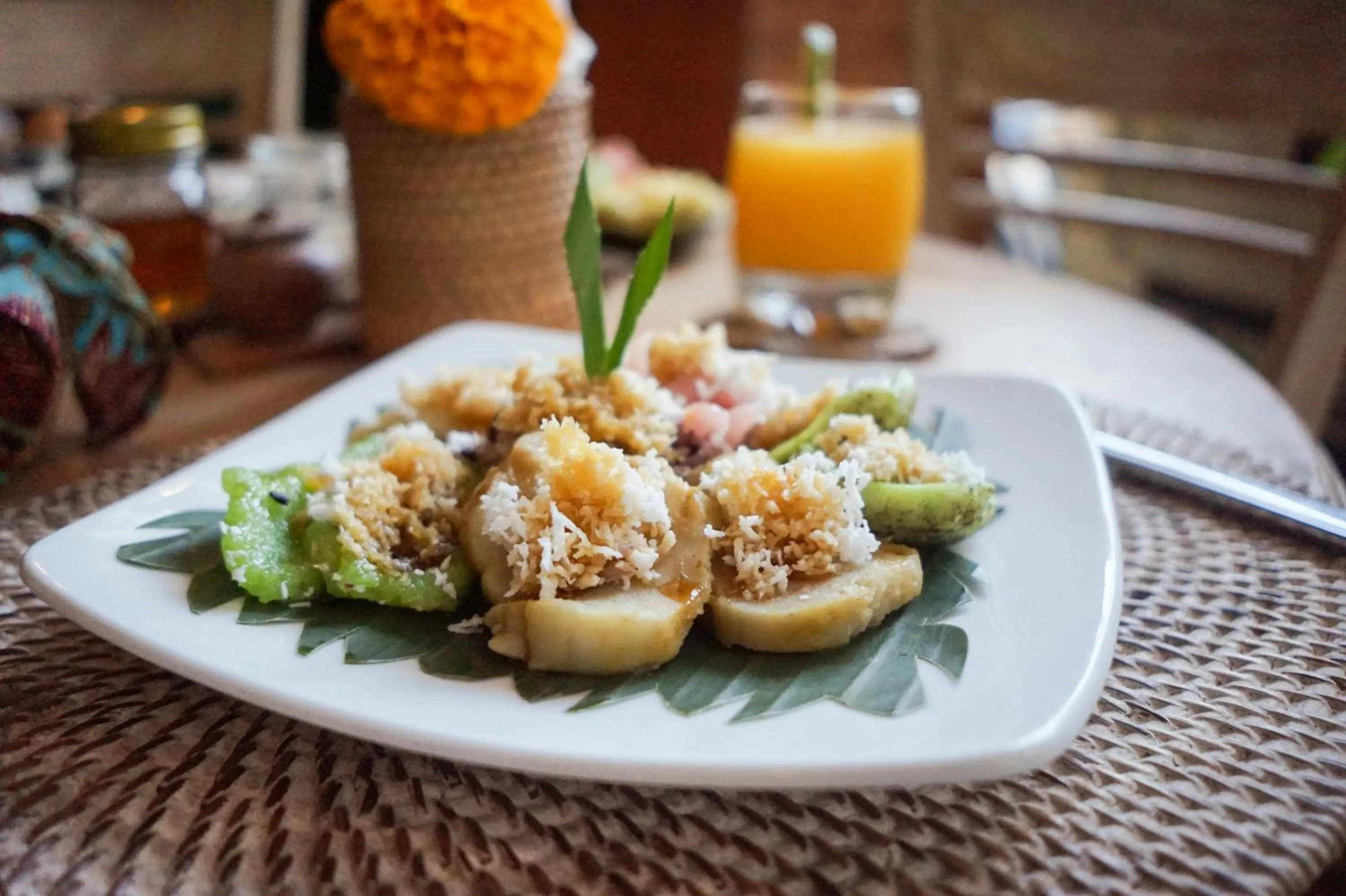 Food in Green Bird Villa