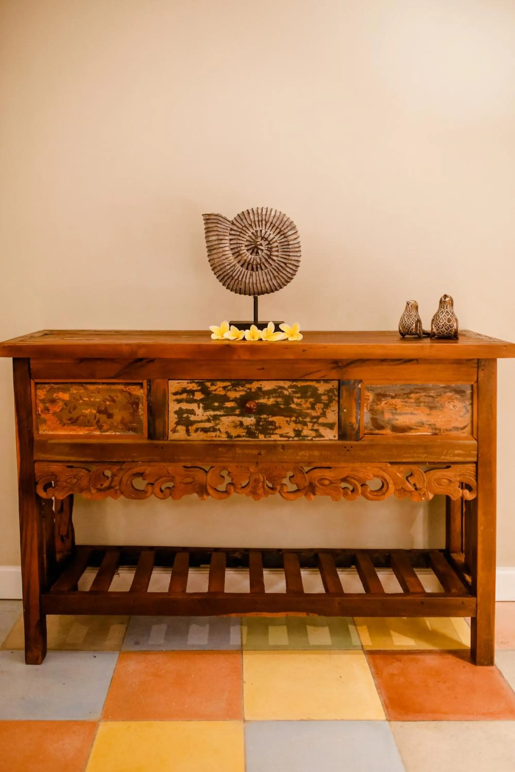 Decorative detail in Green Bird Villa