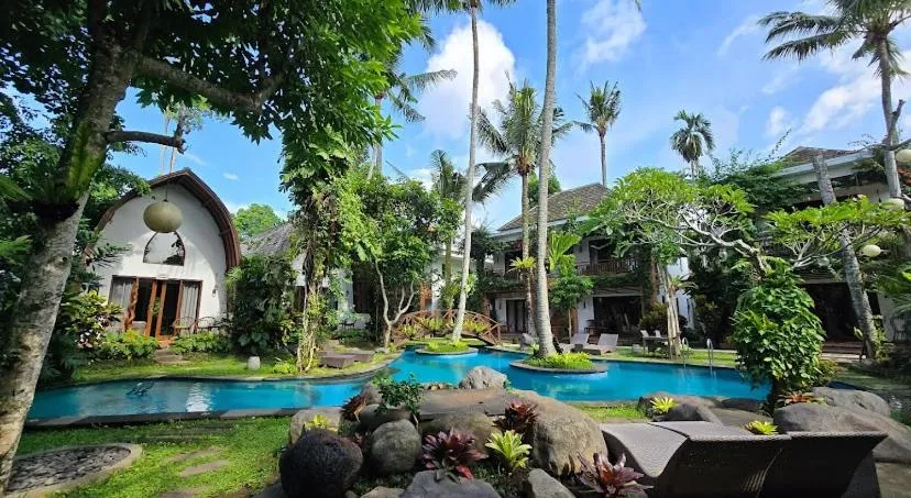 Swimming pool in Green Bird Villa
