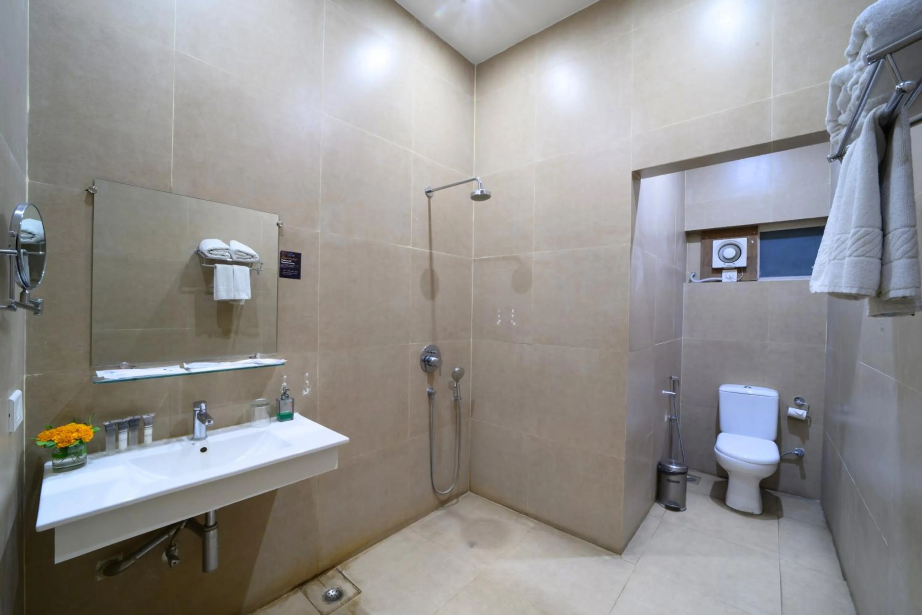 Bathroom in Sinclairs Burdwan