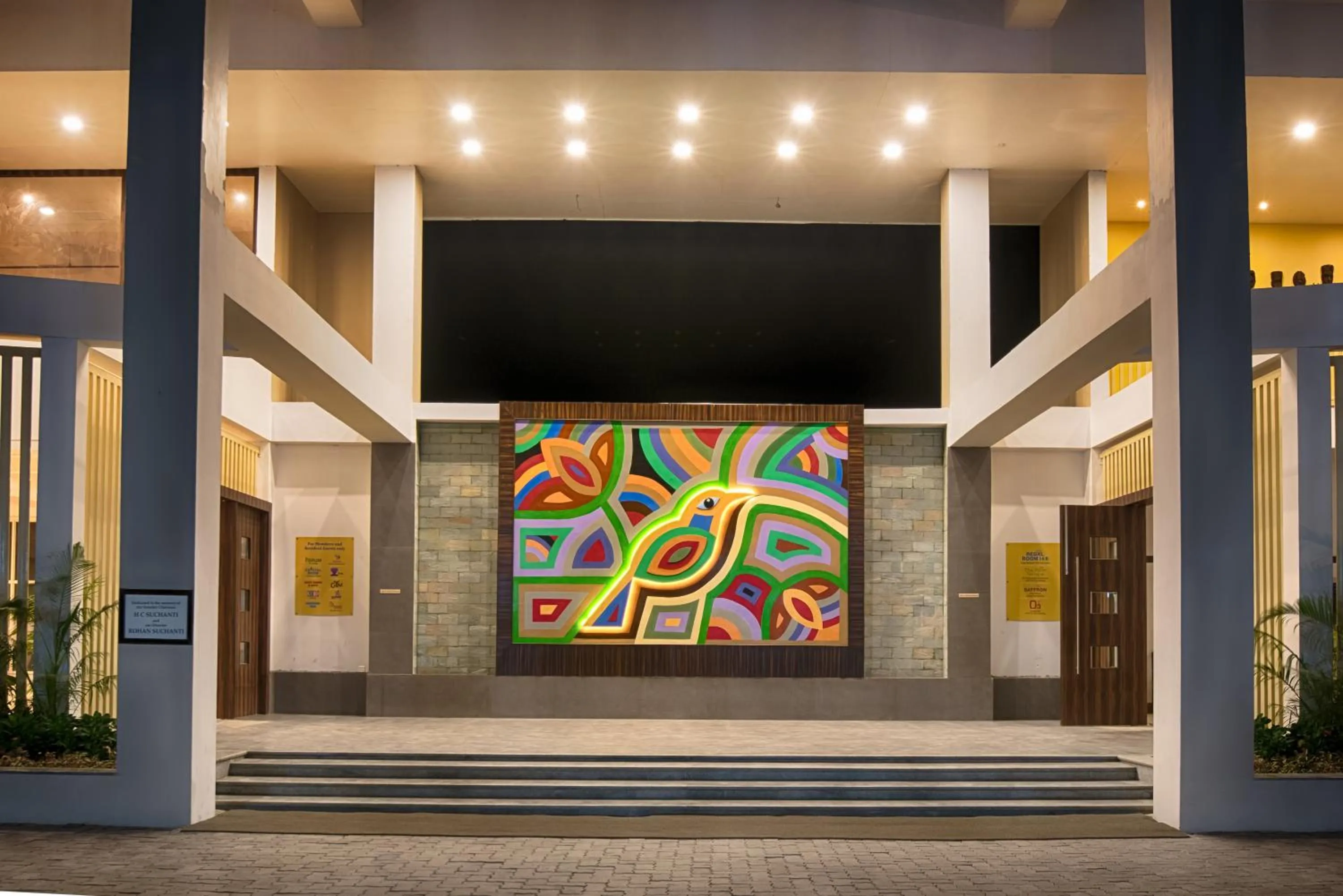 Facade/entrance in Sinclairs Burdwan